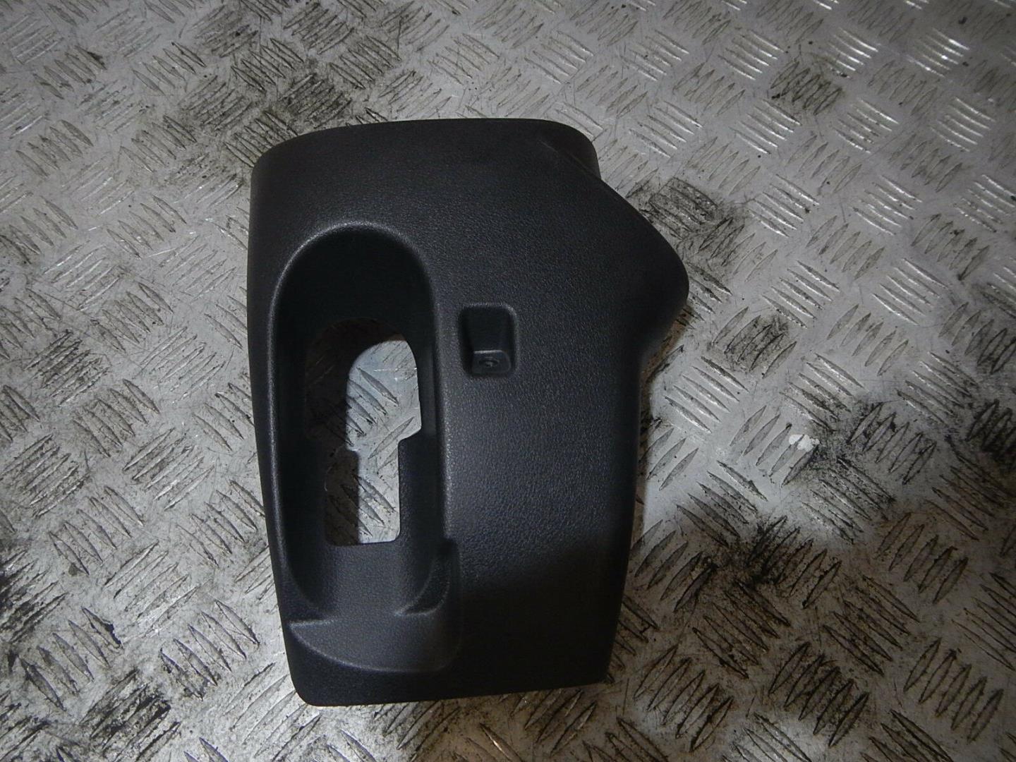 Кожух рулевой колонки