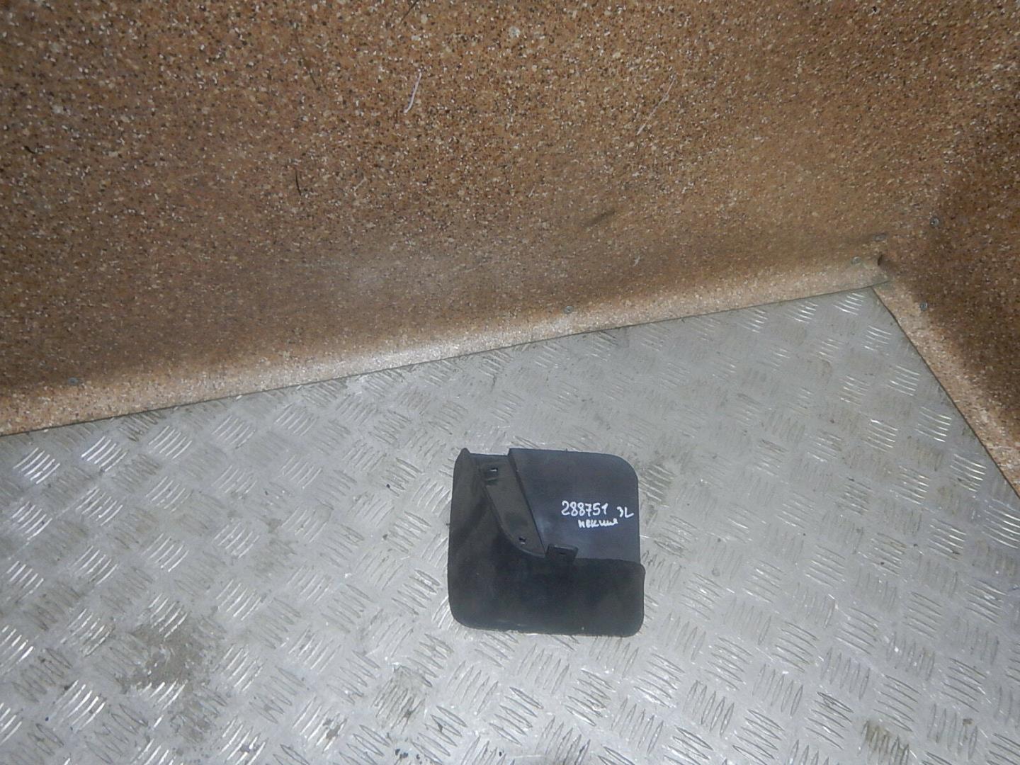 Брызговик задний левый