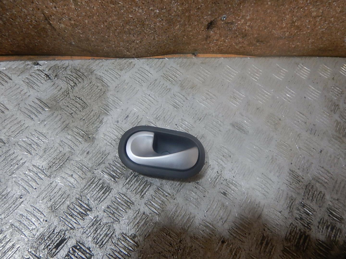 Ручка двери внутренняя левая