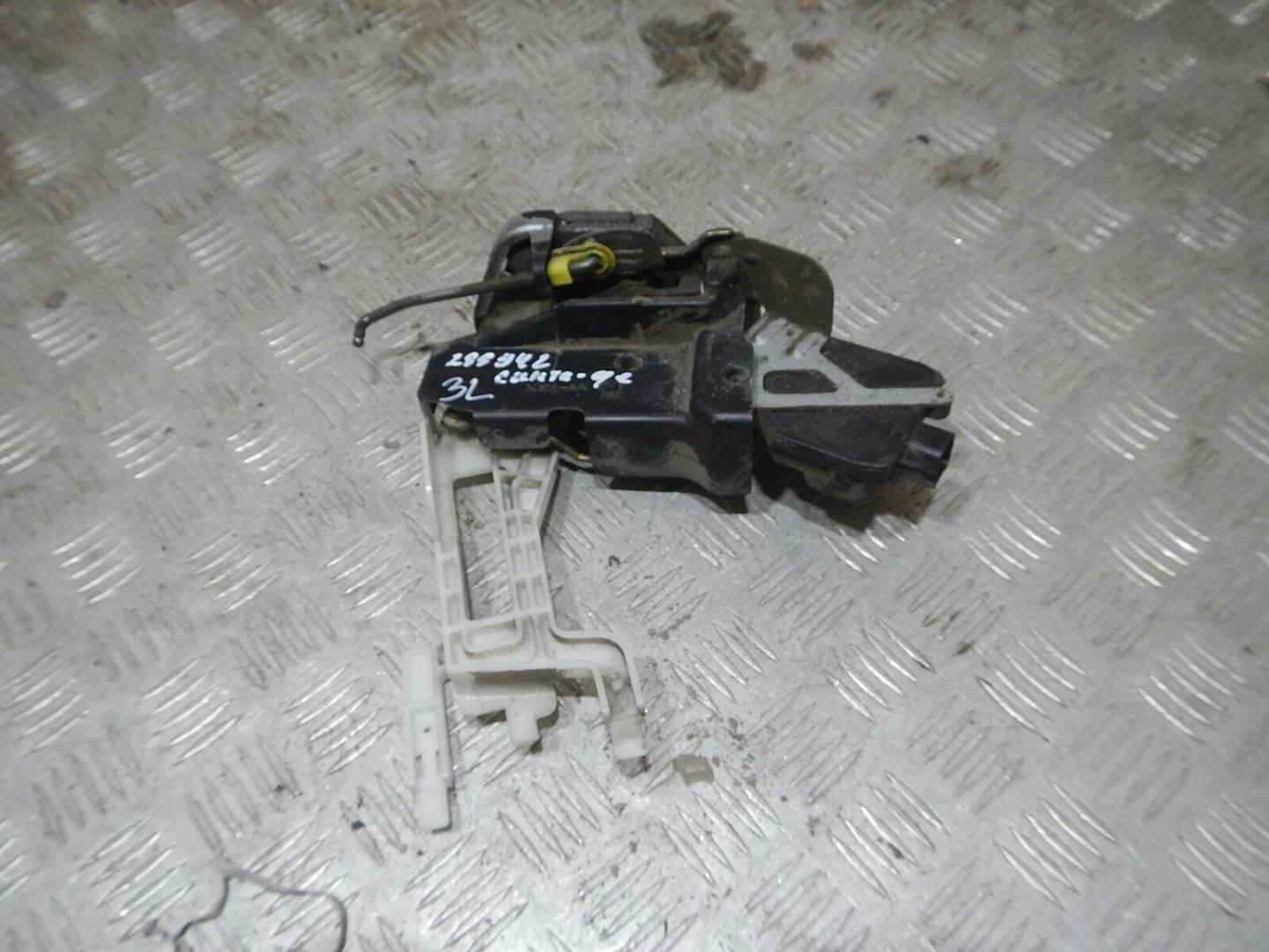 Замок двери задней левой