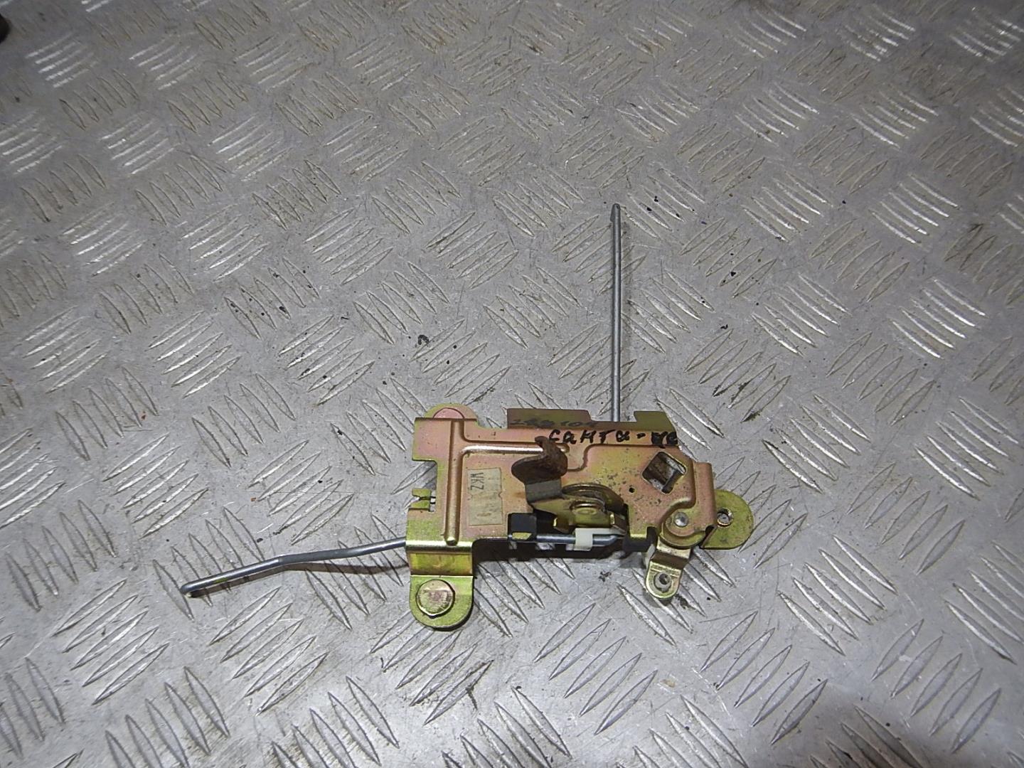 Механизм замка двери