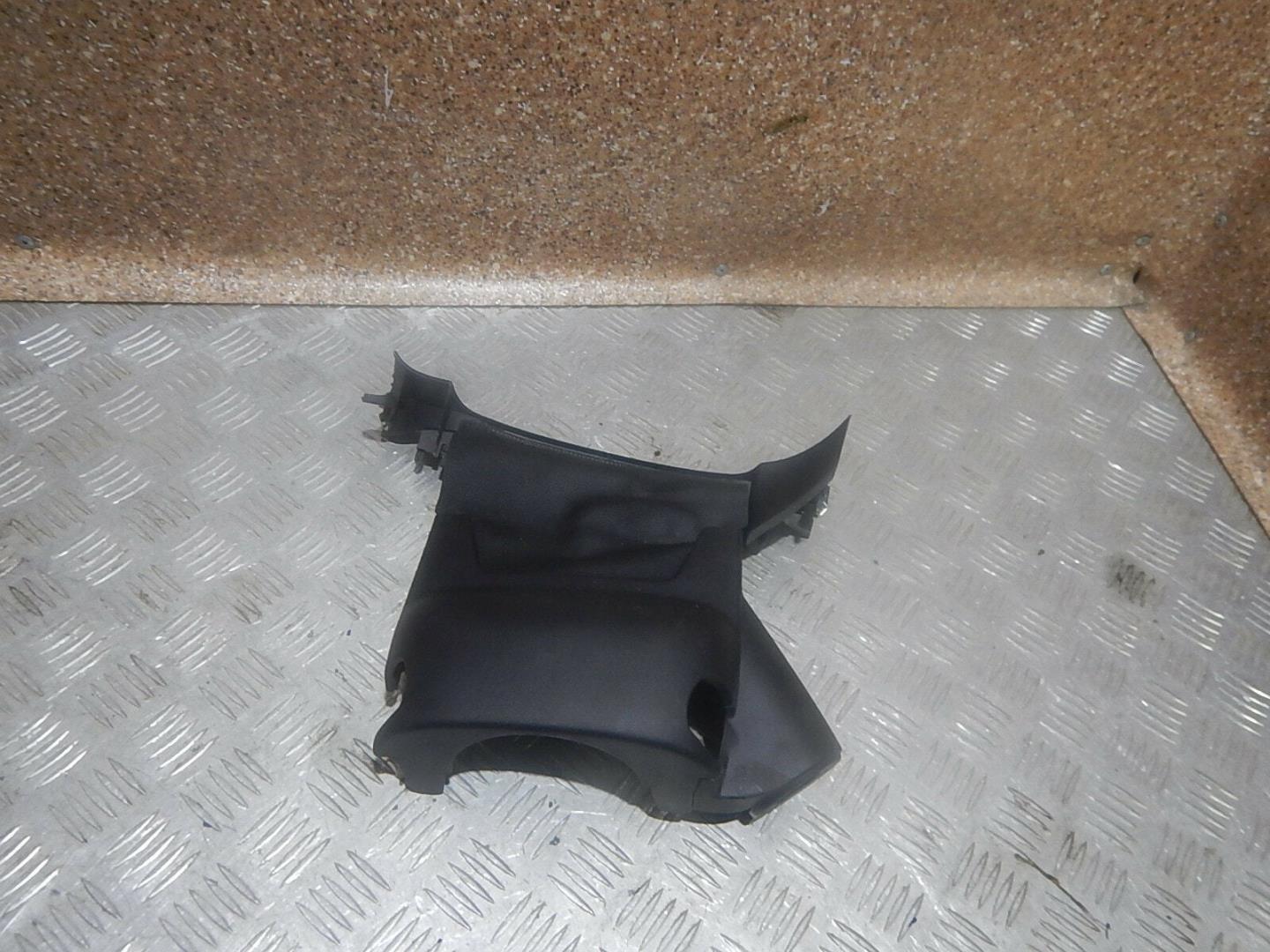 Кожух рулевой колонки