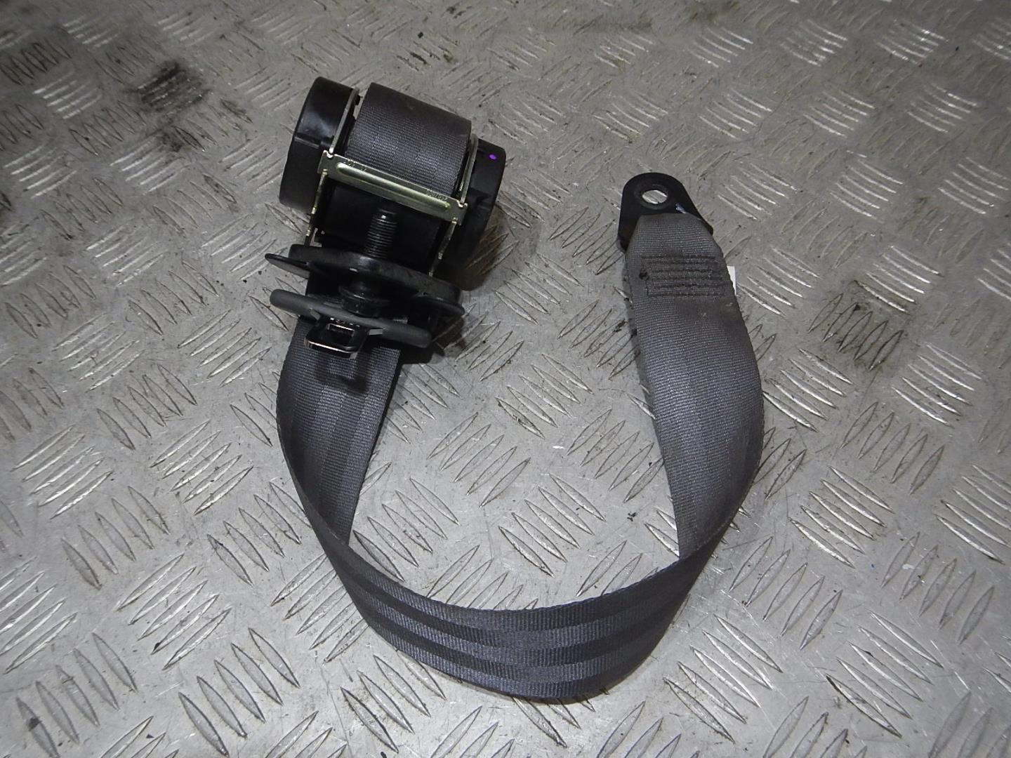 Ремень безопасности