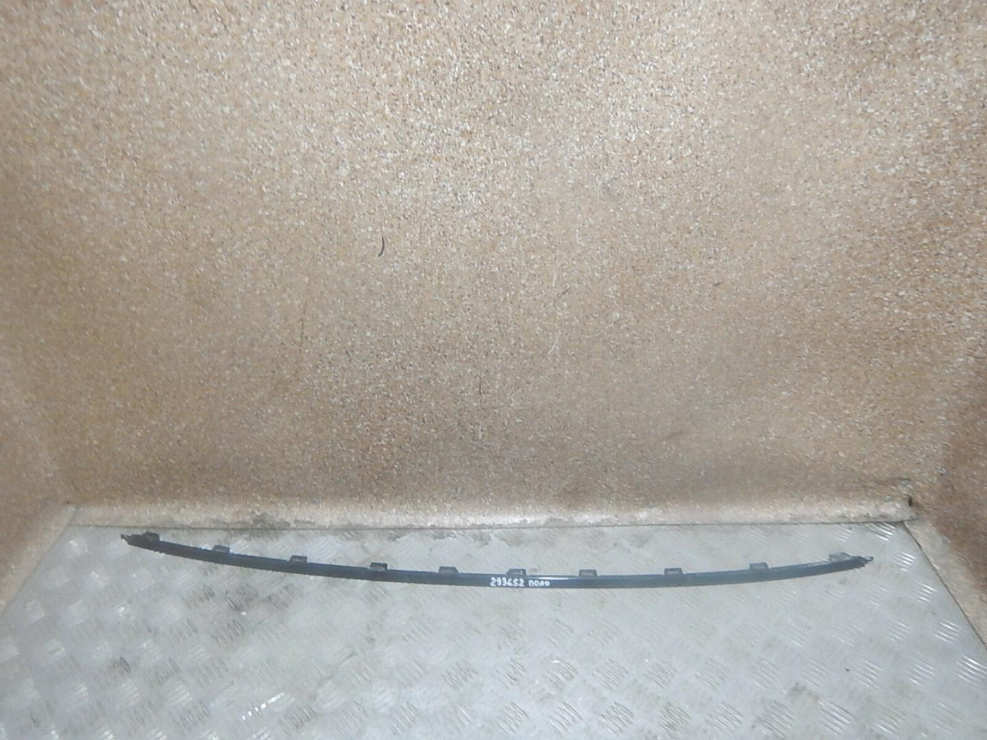 Молдинг заднего бампера