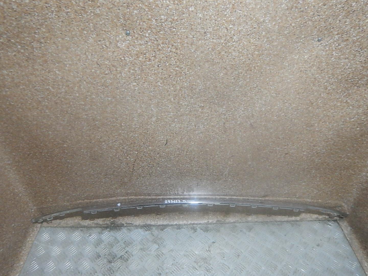 Молдинг заднего бампера