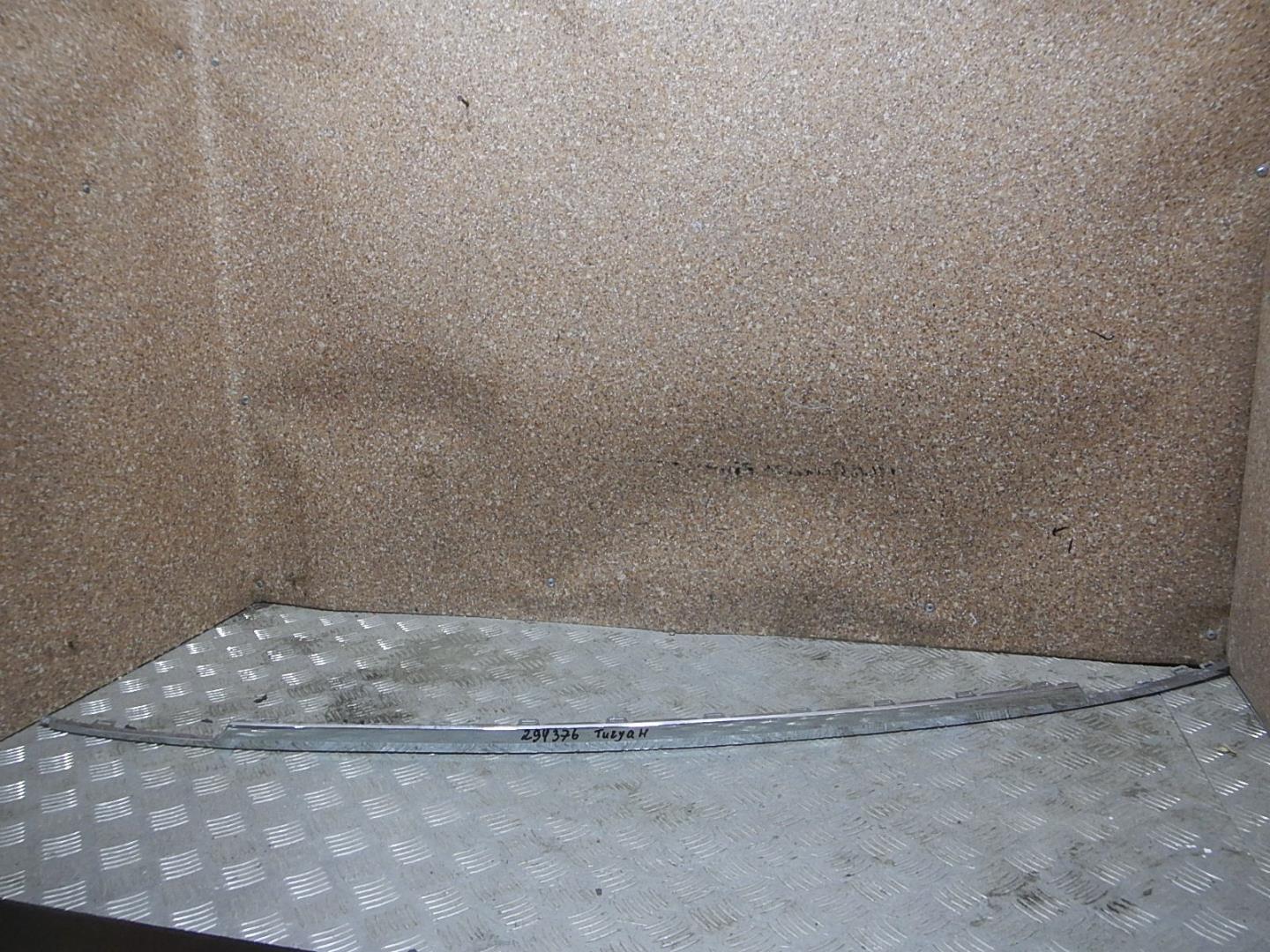 Молдинг заднего бампера