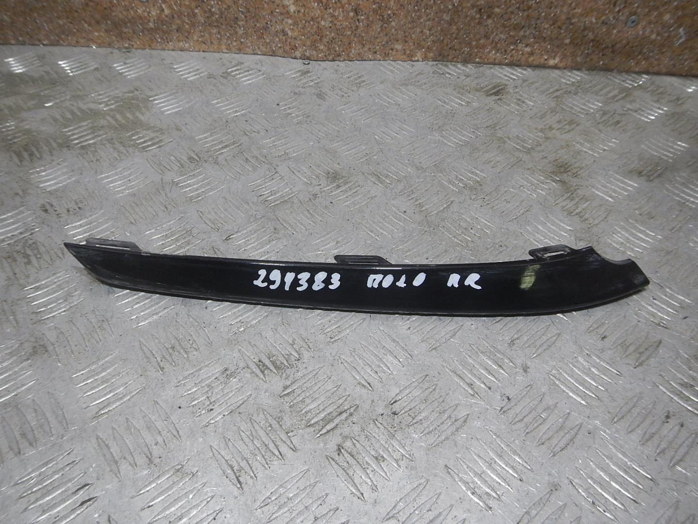 Молдинг переднего бампера правый