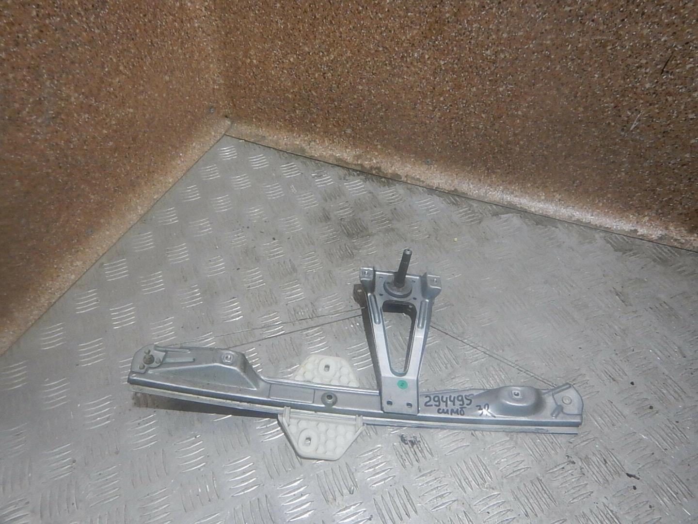 Стеклоподъемник механ. задний правый