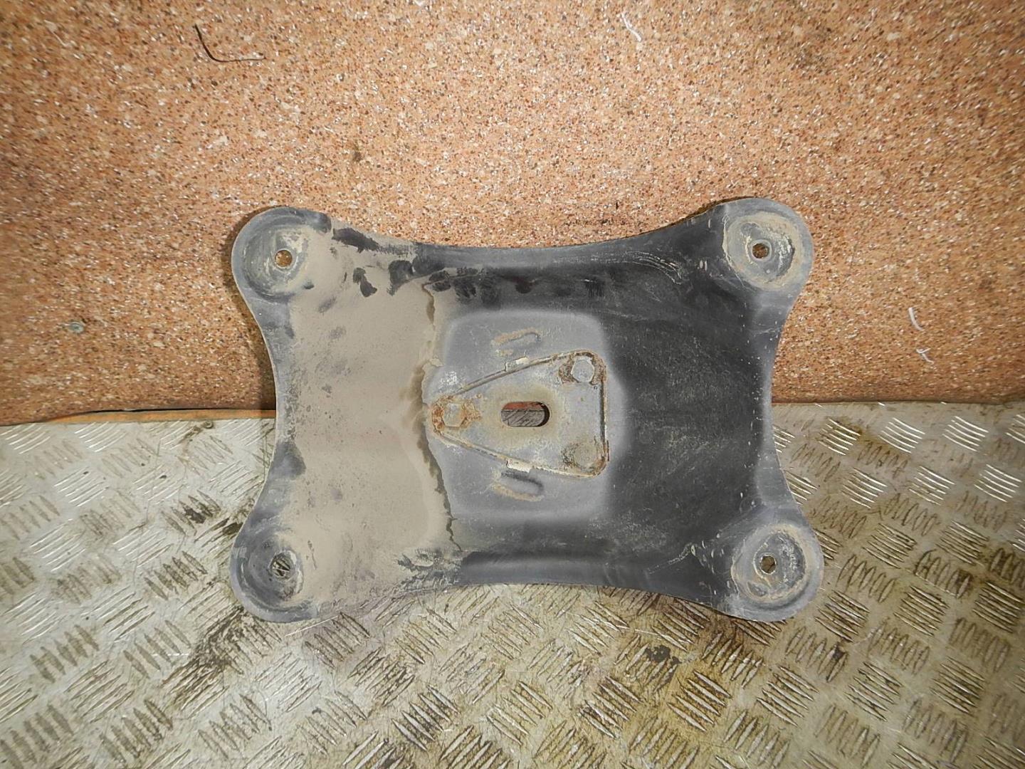 Кронштейн крепления запасного колеса