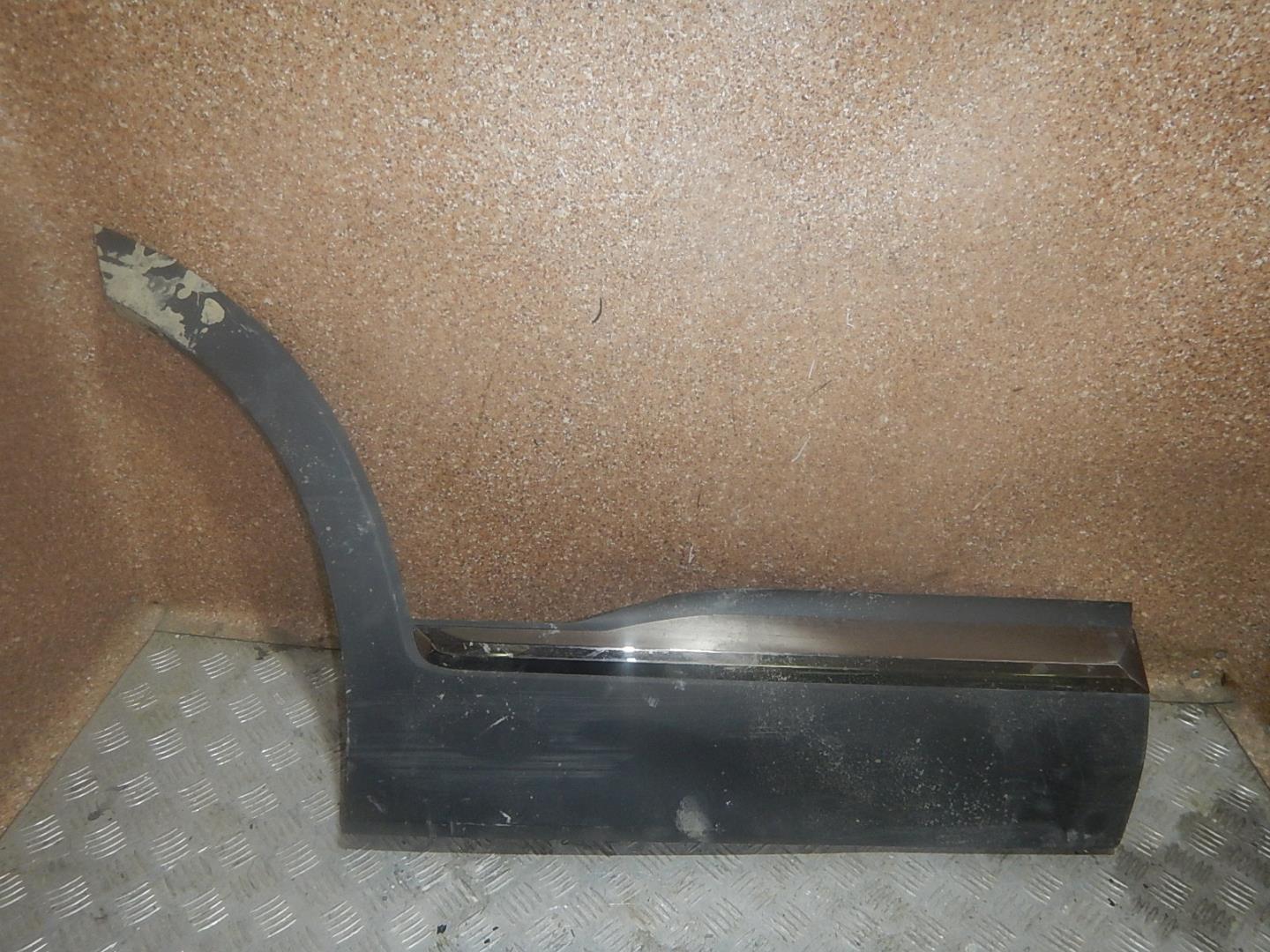 Молдинг задней правой двери