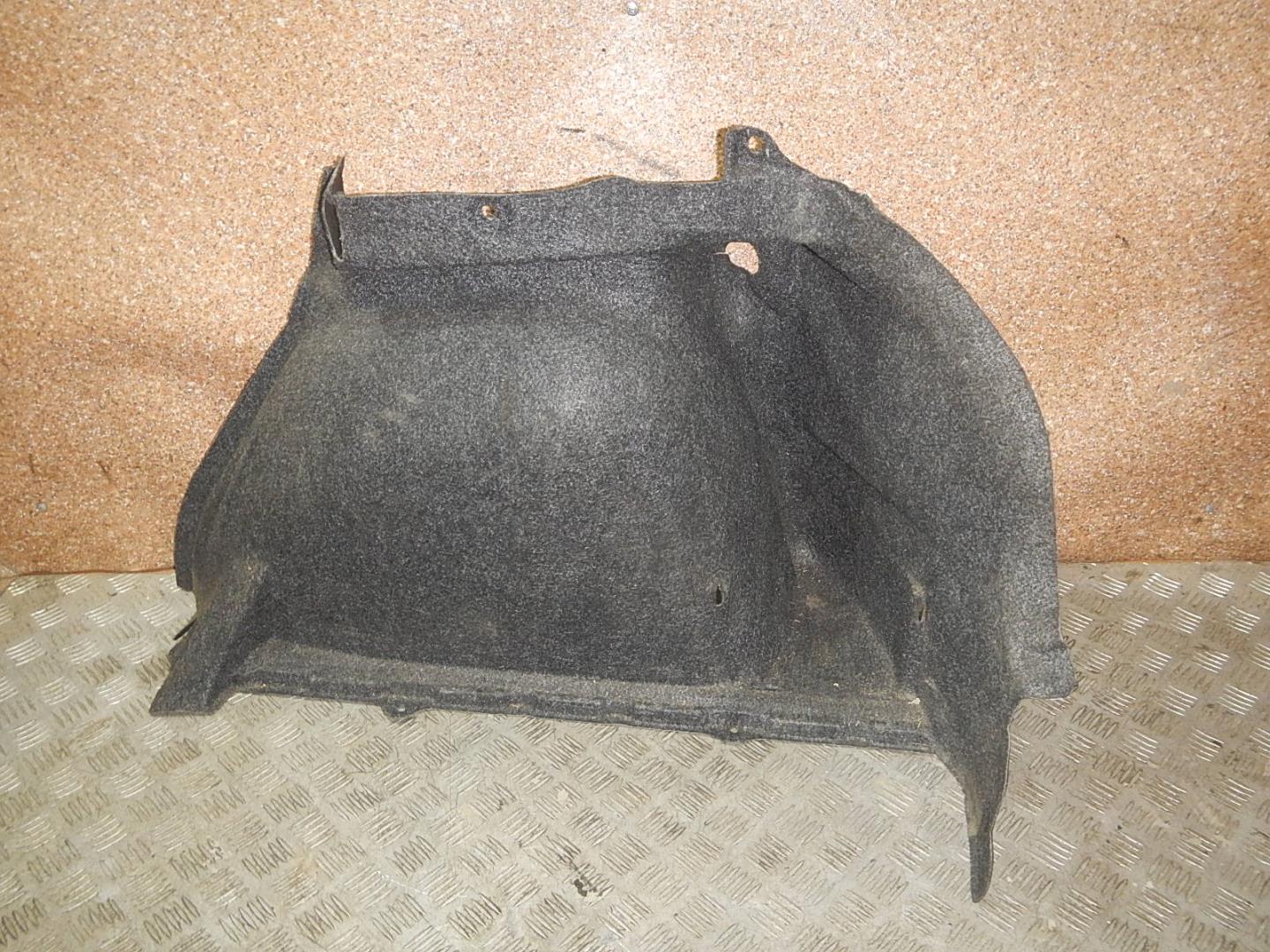 Обшивка багажника