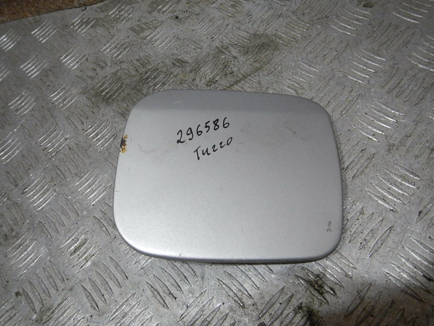 Лючок бензобака