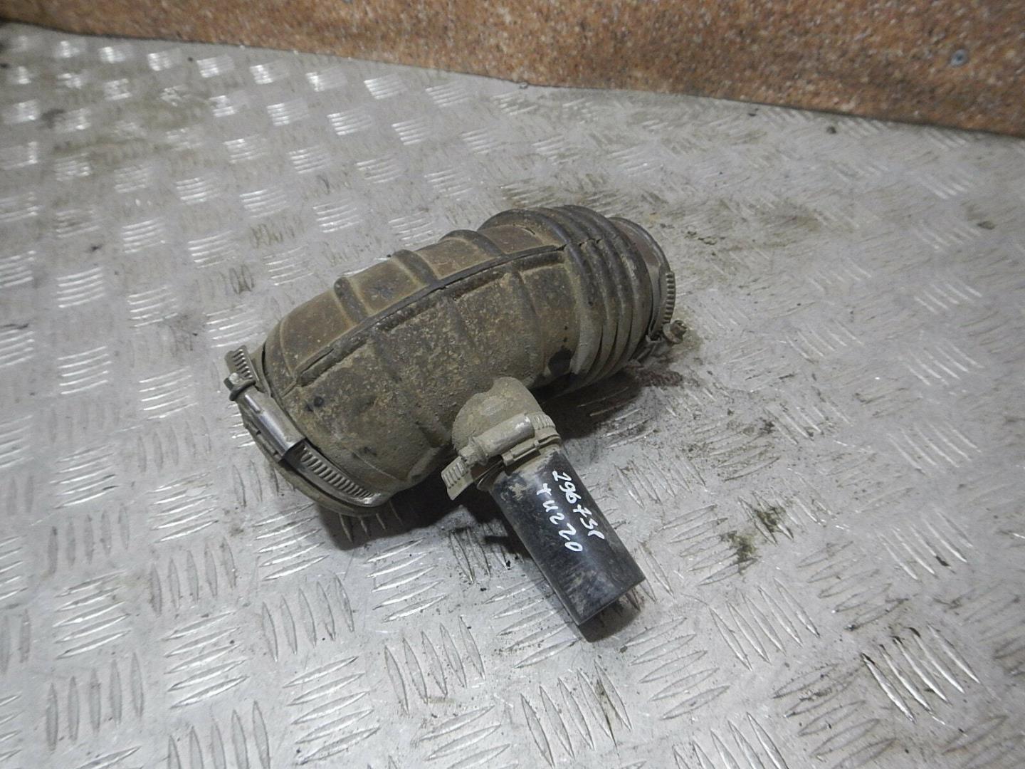 Патрубок воздушного фильтра