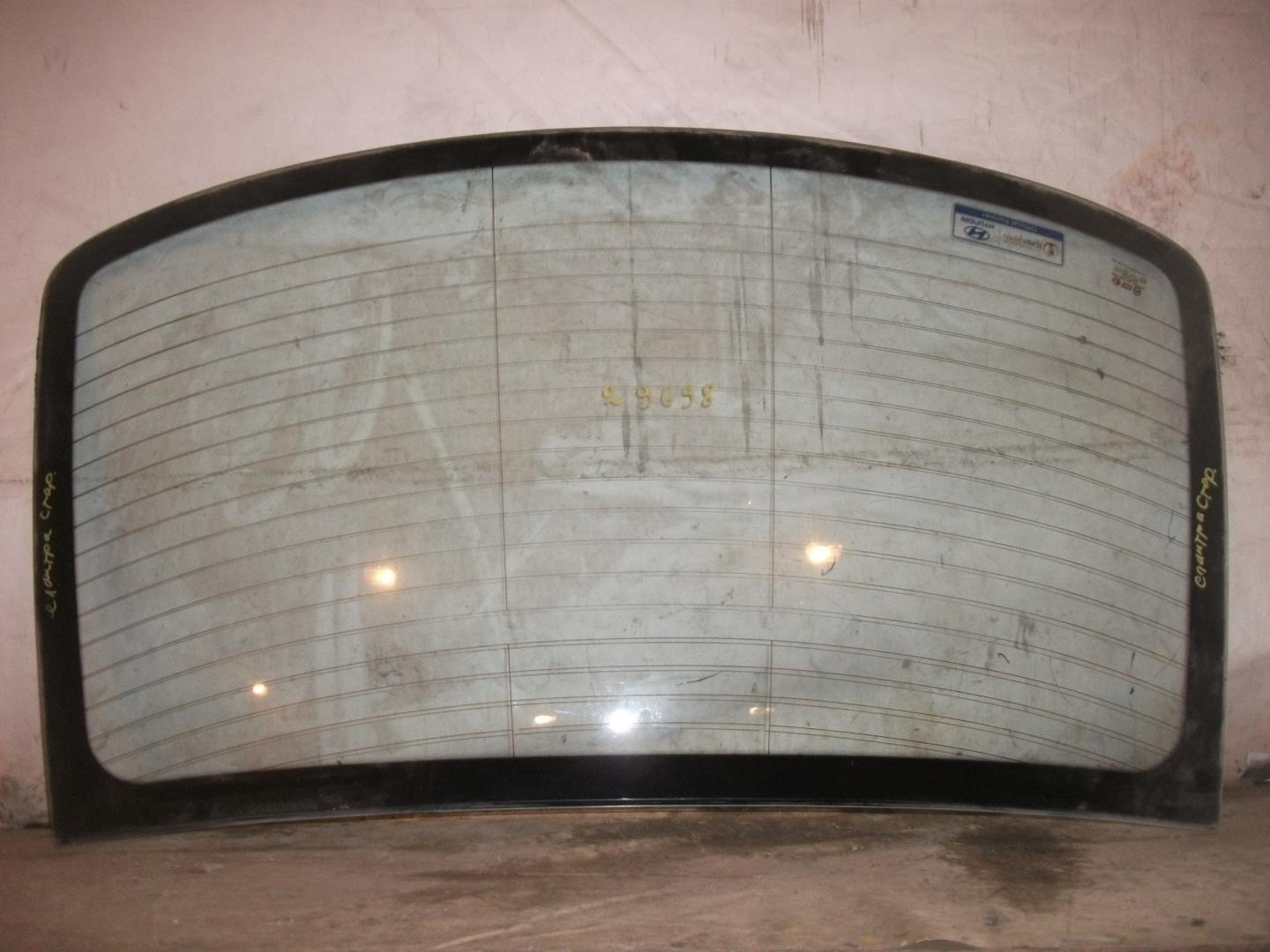 Стекло заднее