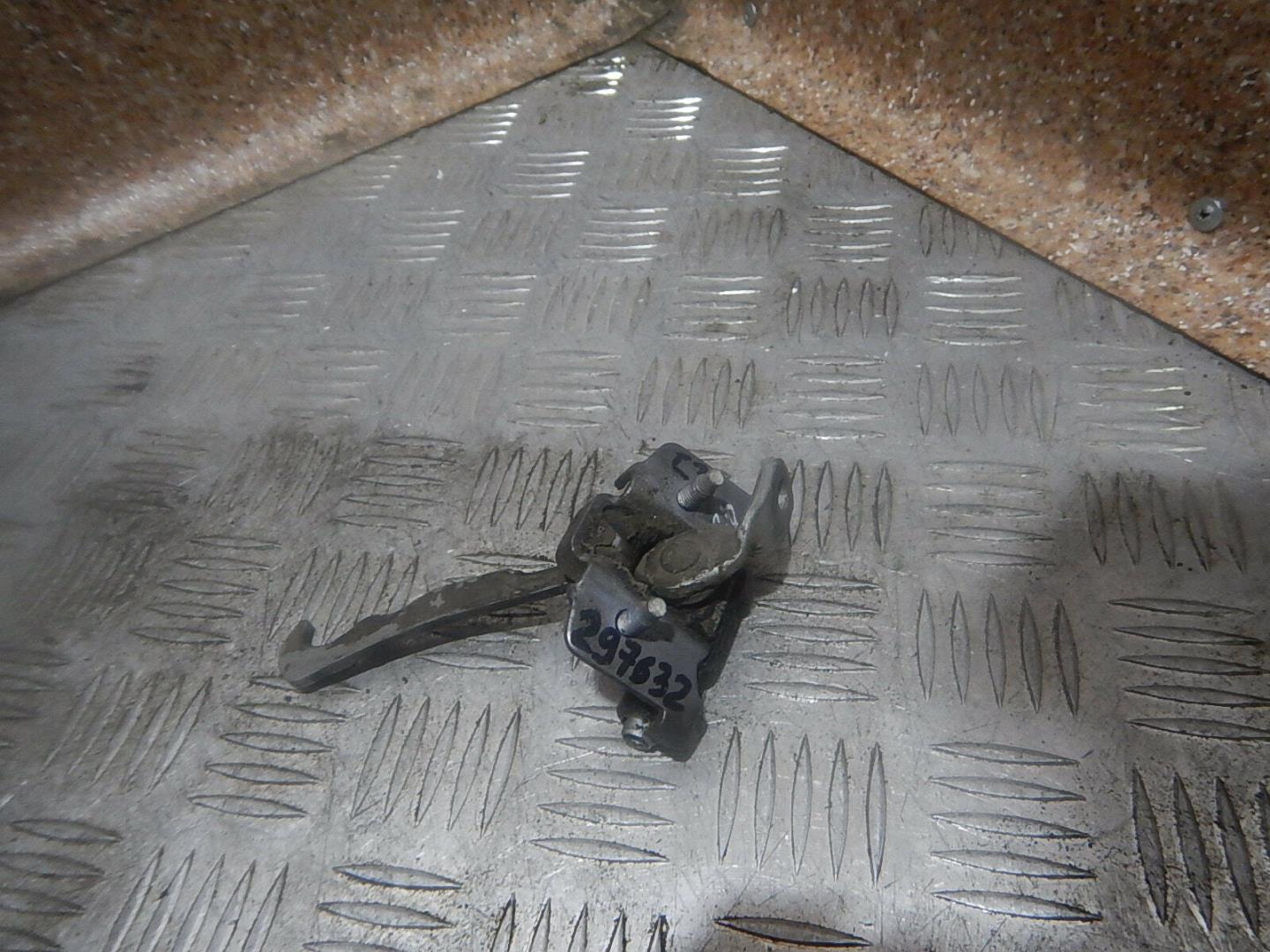 Ограничитель двери