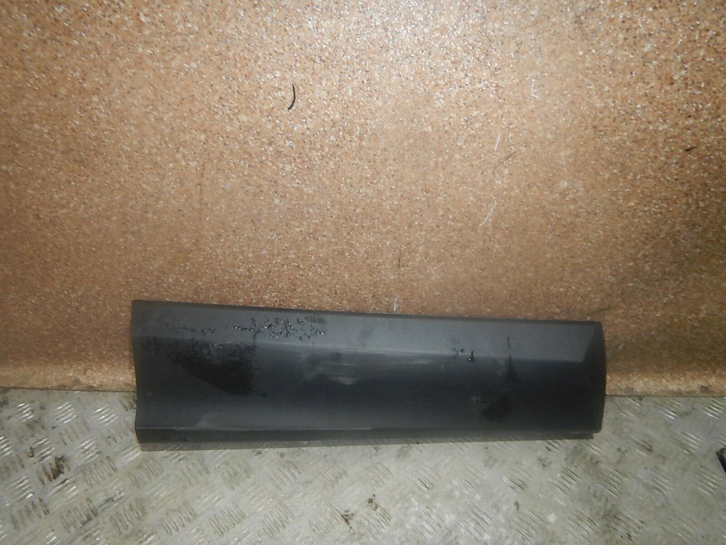 Молдинг задней правой двери