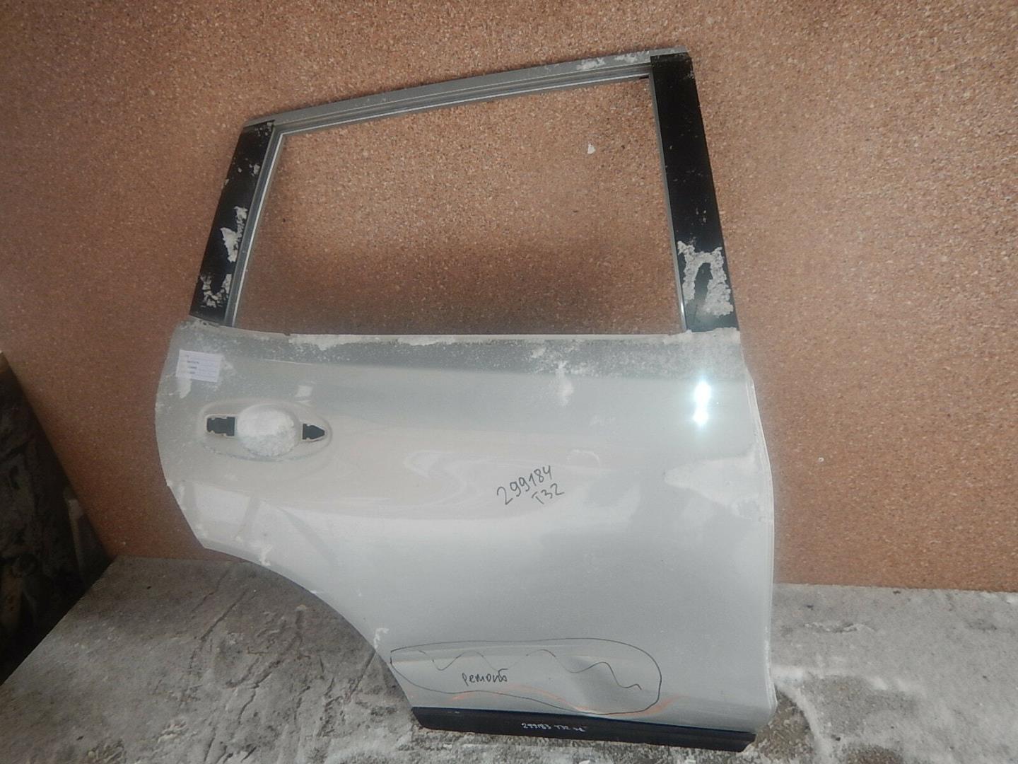 Дверь задняя правая