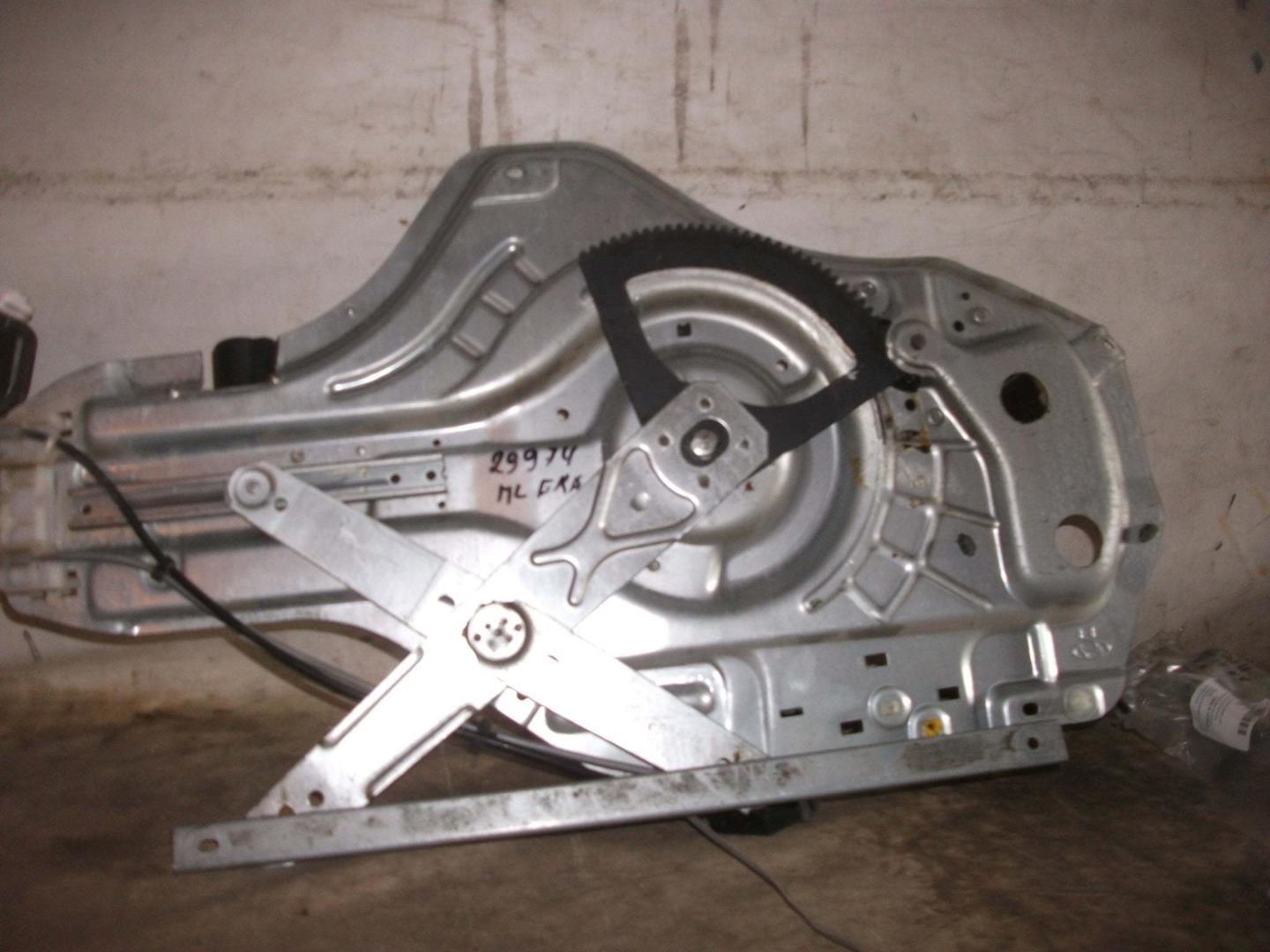 Стеклоподъемник электр. передний левый