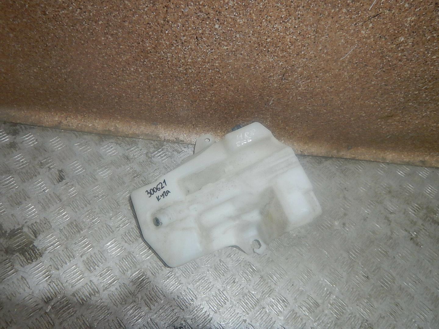 Бачок омывателя лобового стекла