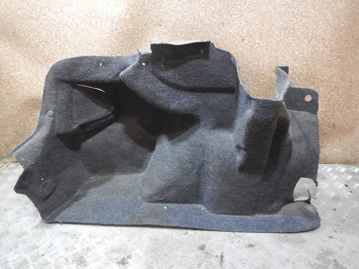 Обшивка багажника