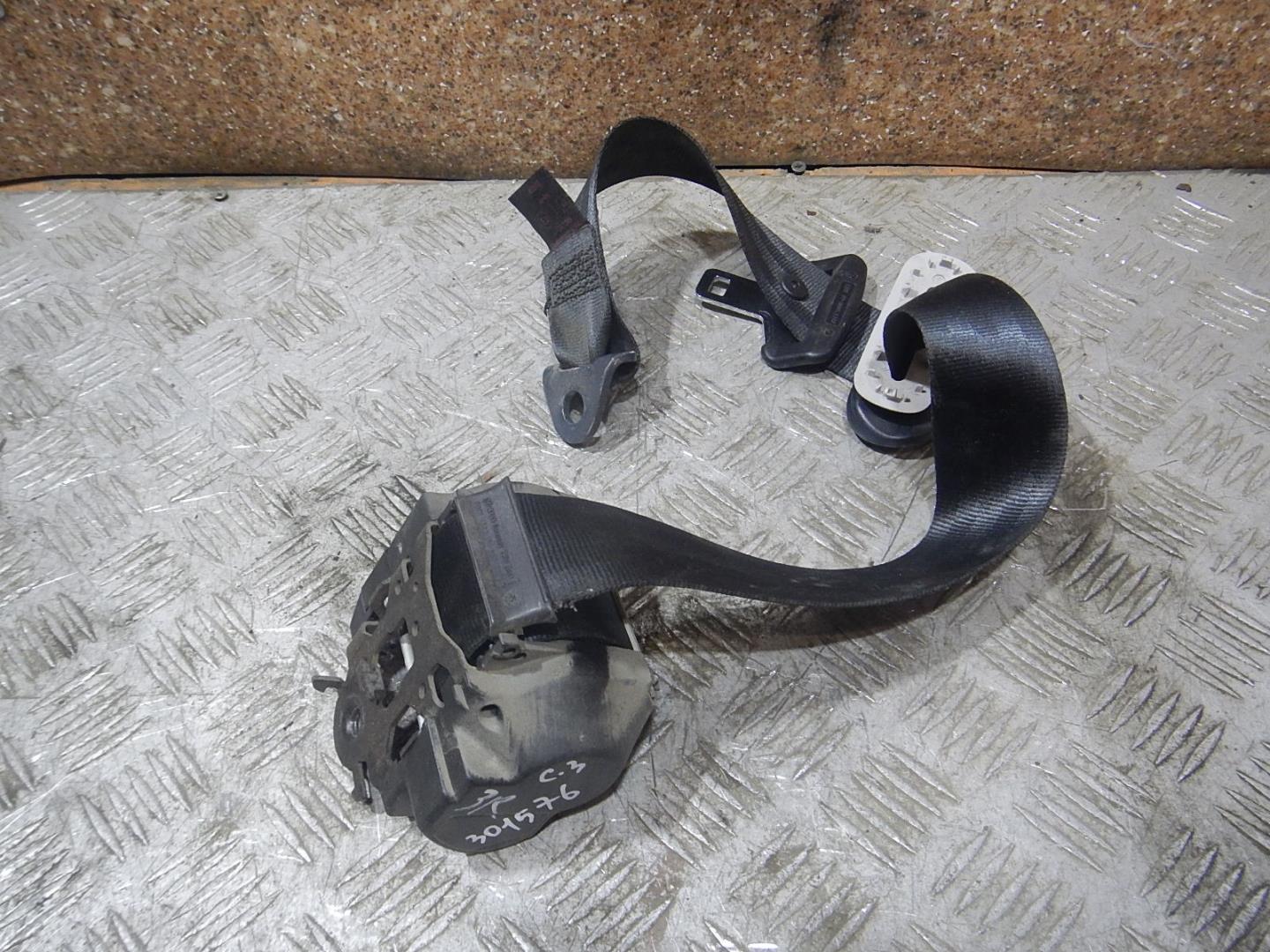 Ремень безопасности