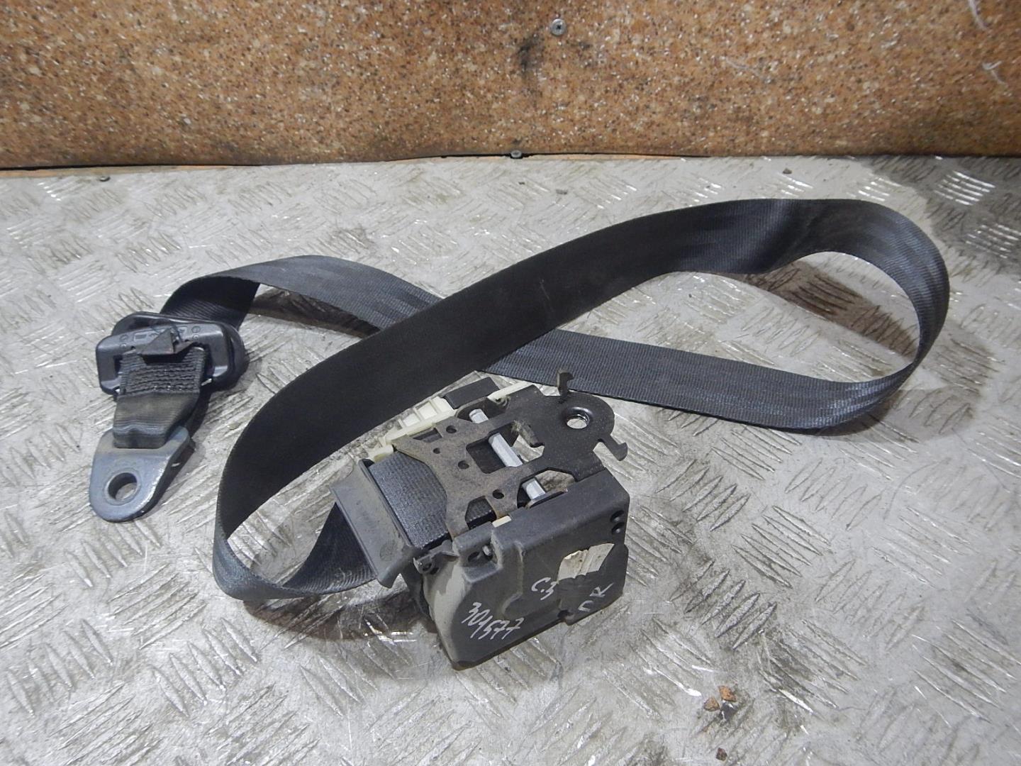 Ремень безопасности