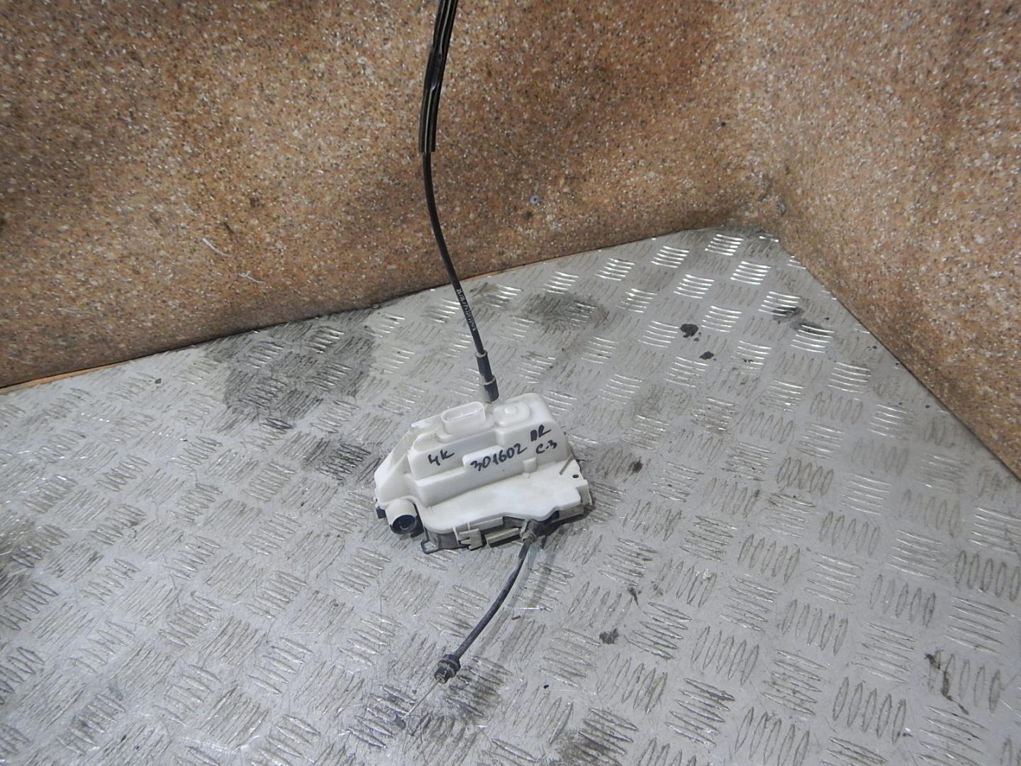 Замок двери передней правой