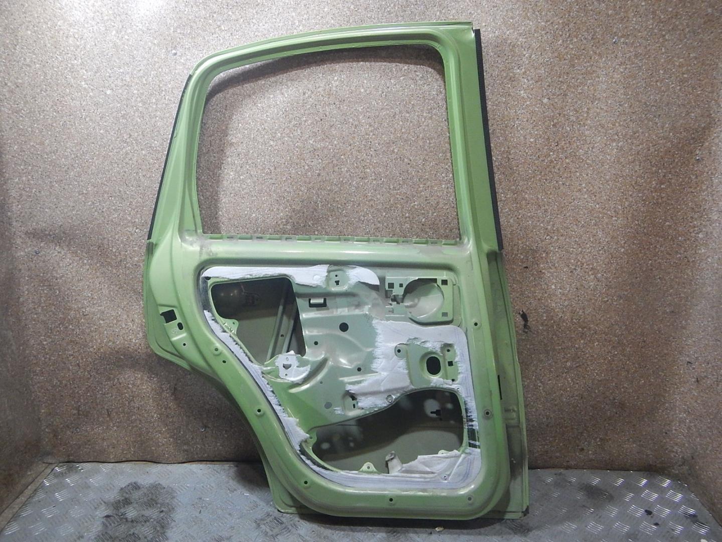 Дверь задняя левая