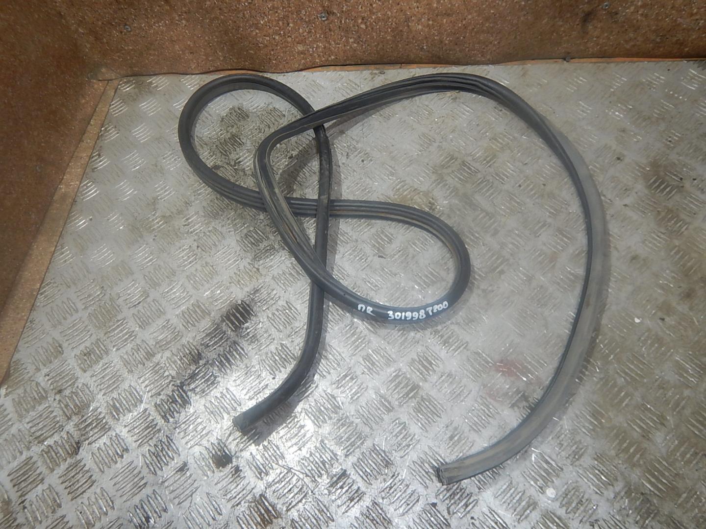 Уплотнитель двери