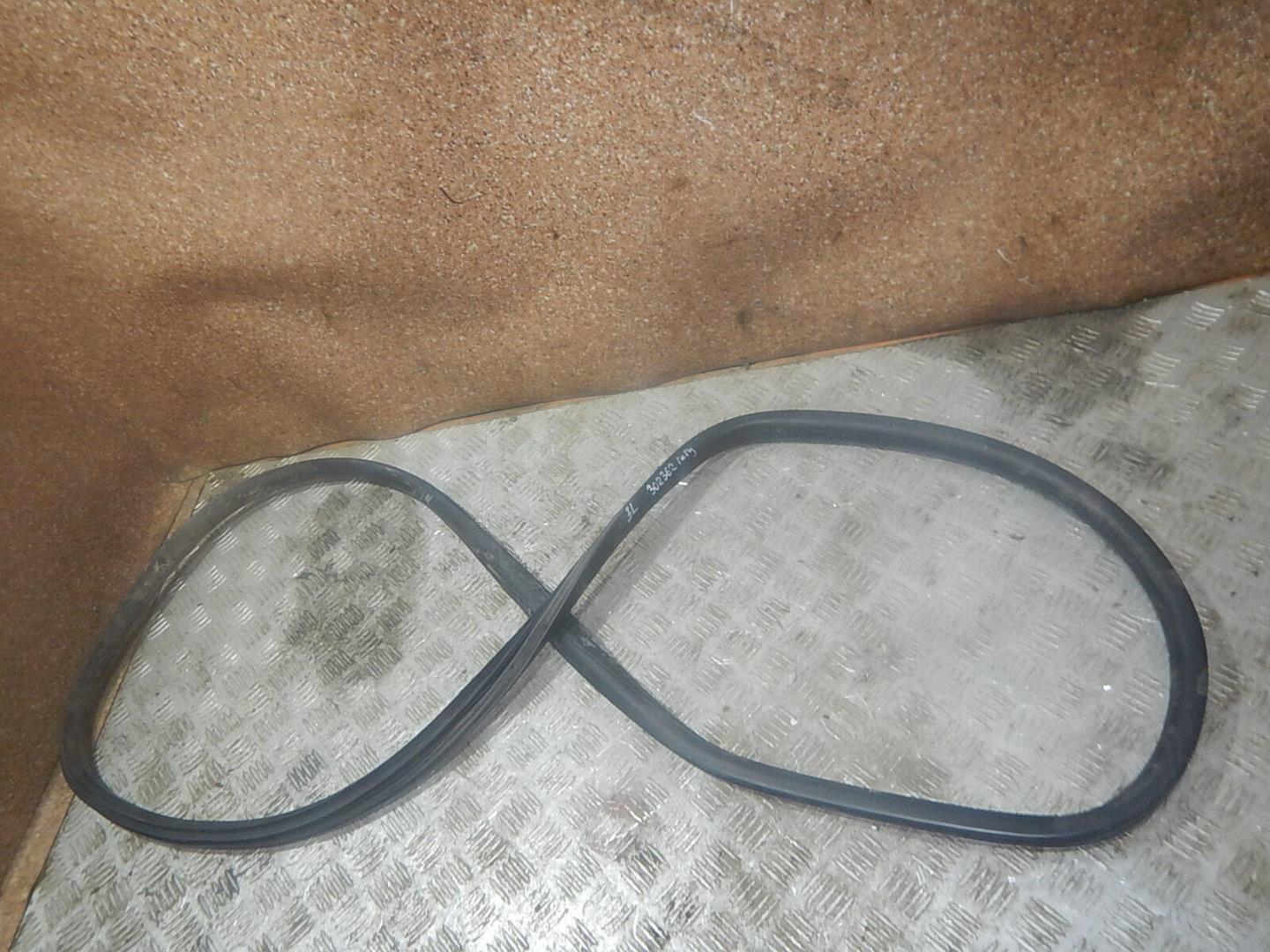 Уплотнитель двери