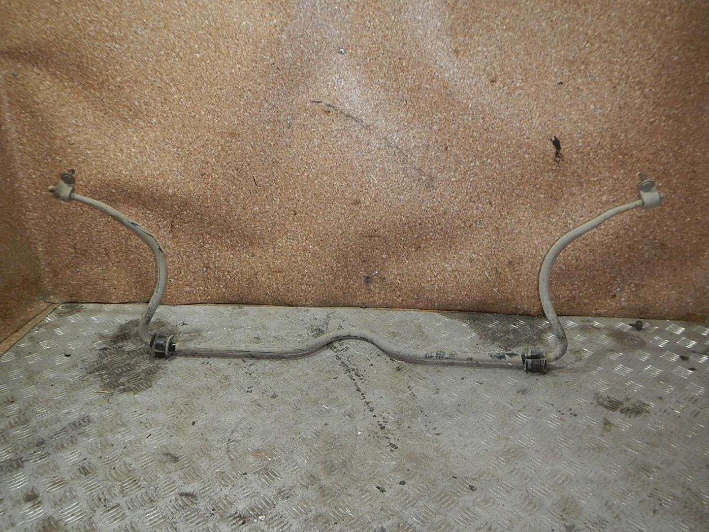 Стабилизатор передний