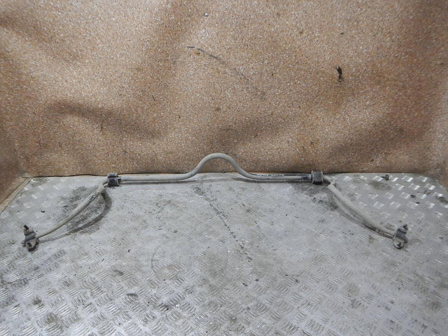 Стабилизатор передний