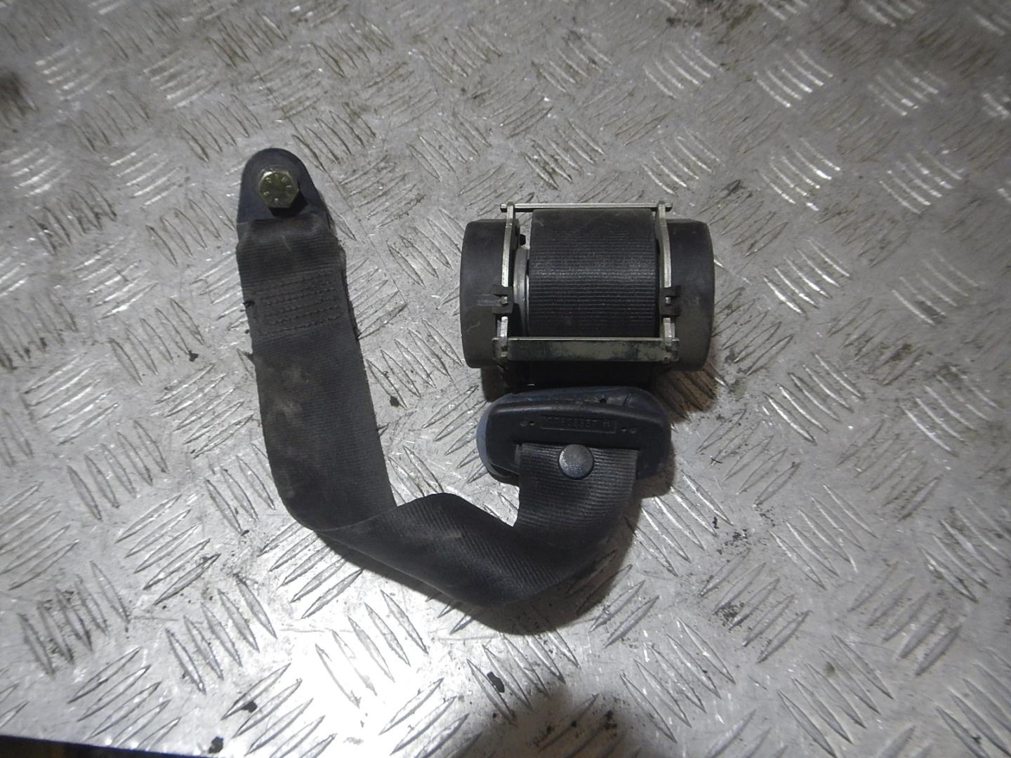 Ремень безопасности