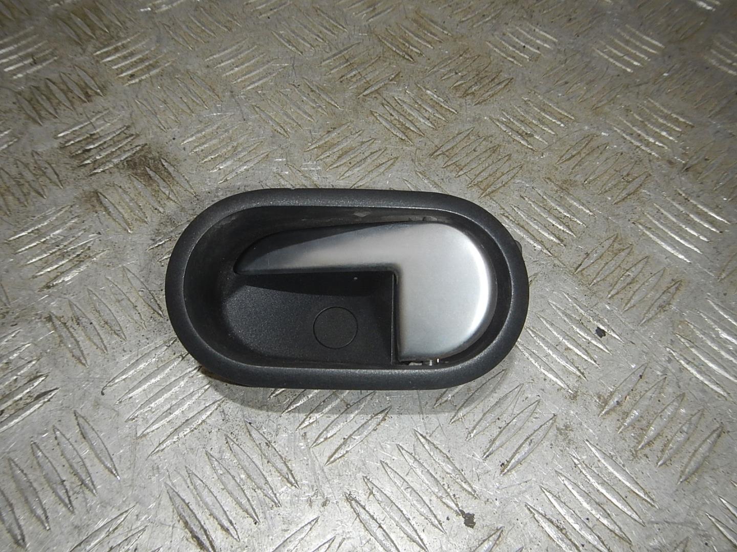 Ручка двери внутренняя левая