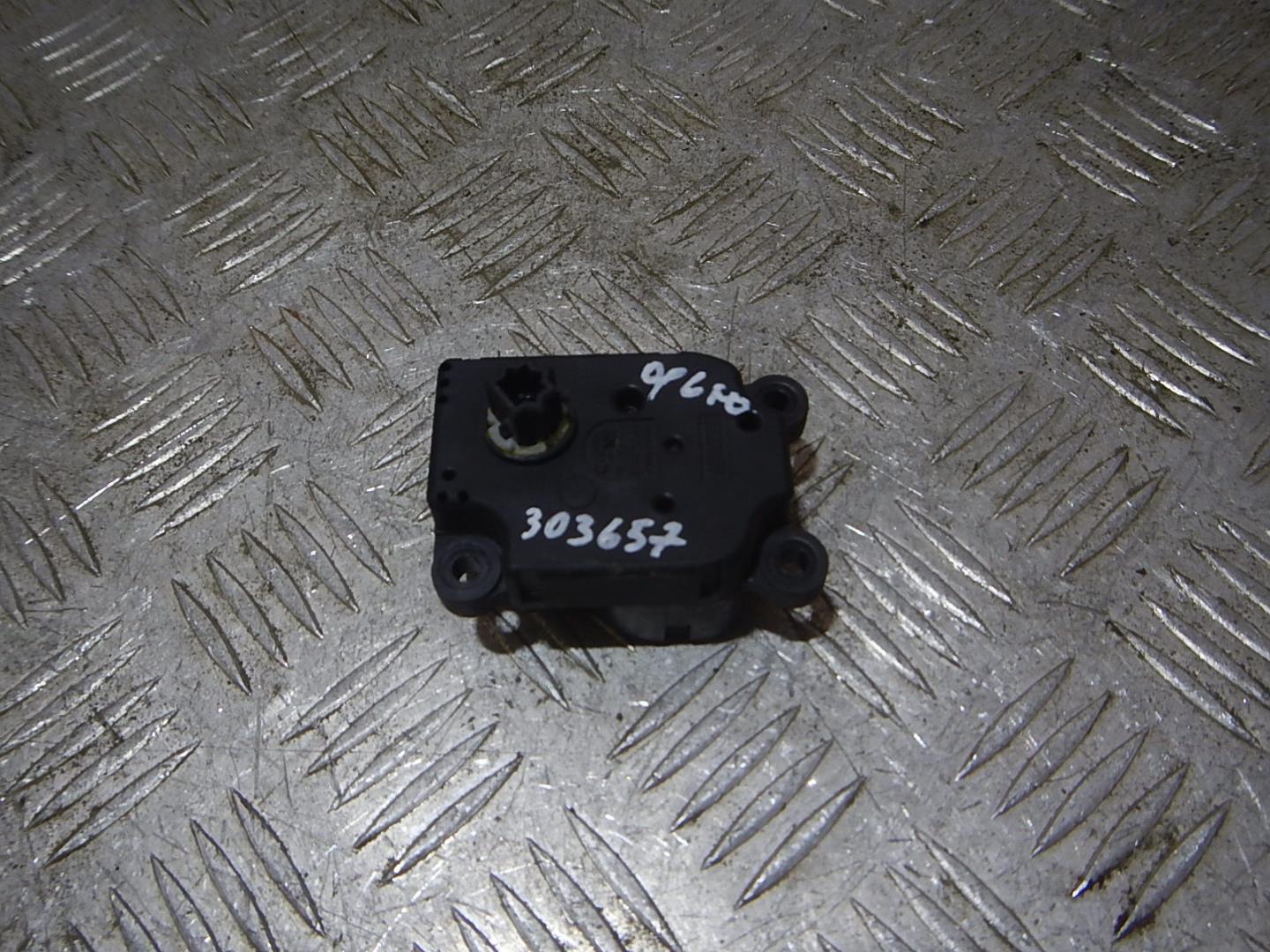 Моторчик заслонки печки