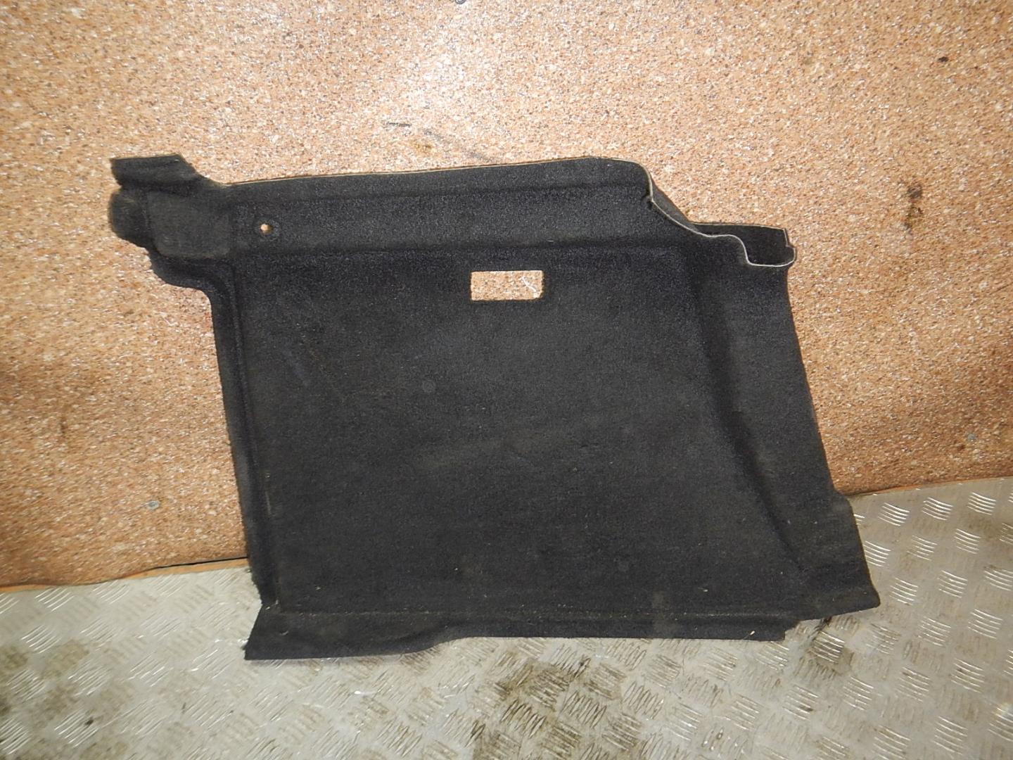 Обшивка багажника