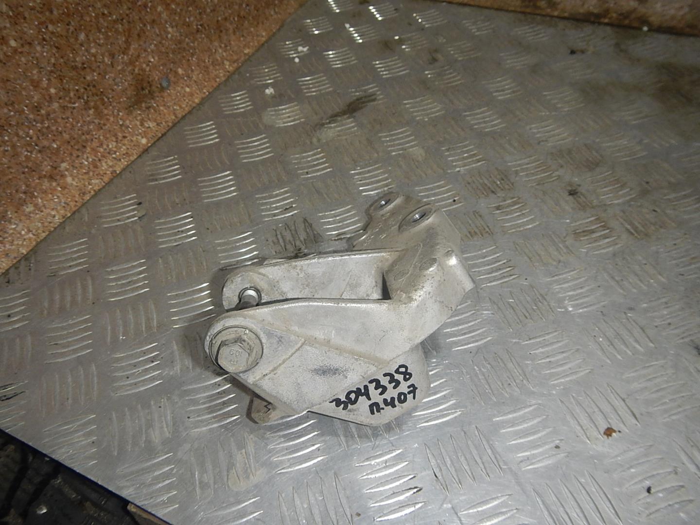 Кронштейн опоры двигателя