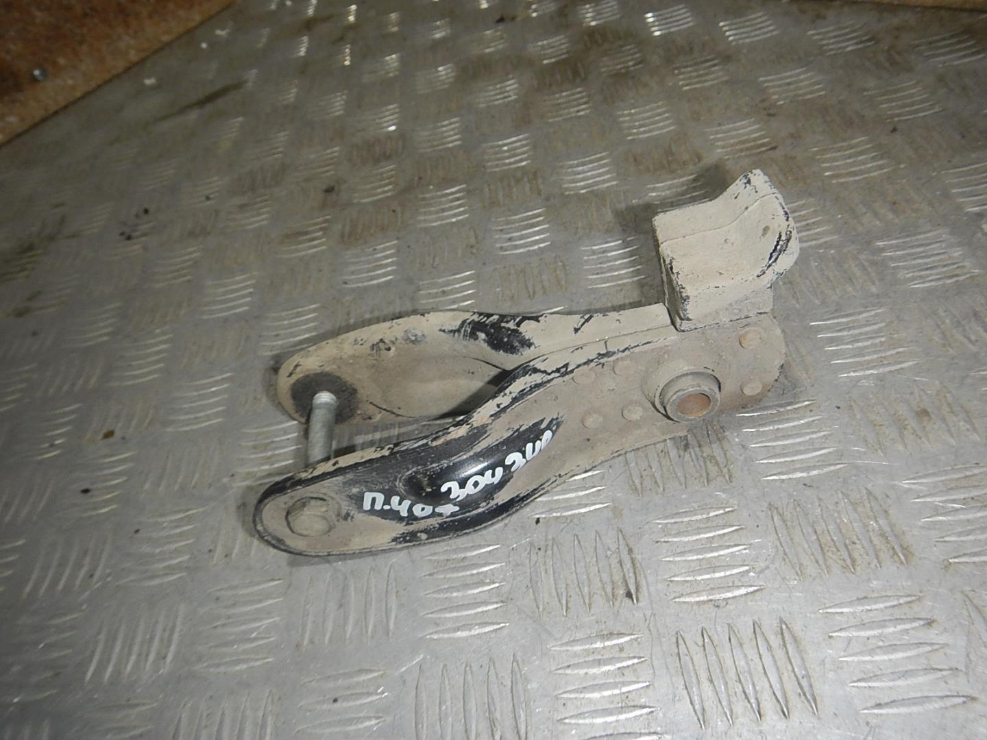 Кронштейн двигателя задний