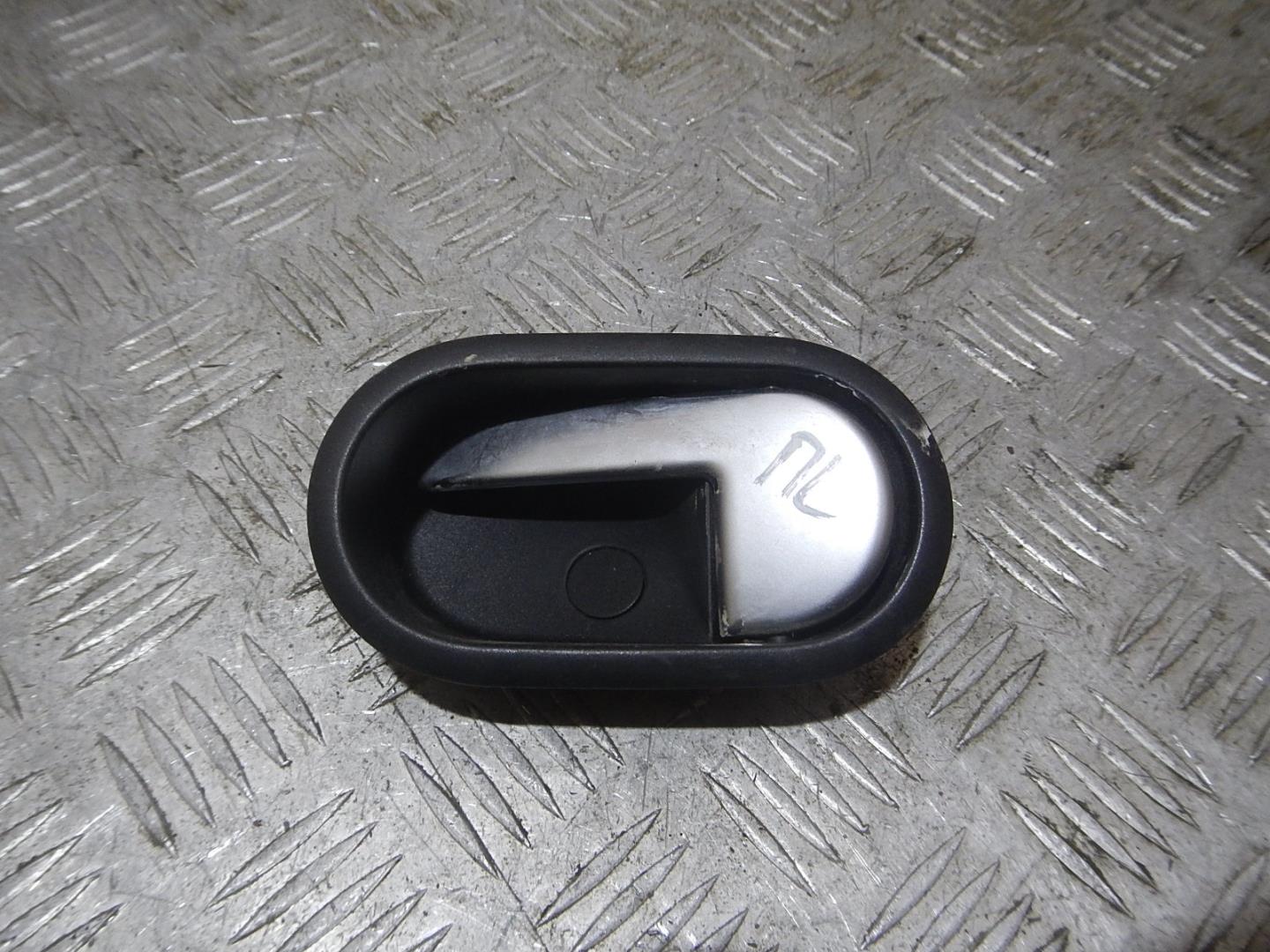 Ручка двери внутренняя левая