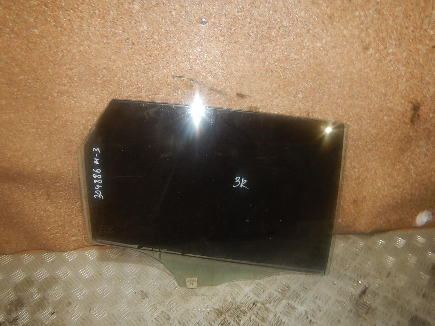 Стекло двери задней правой