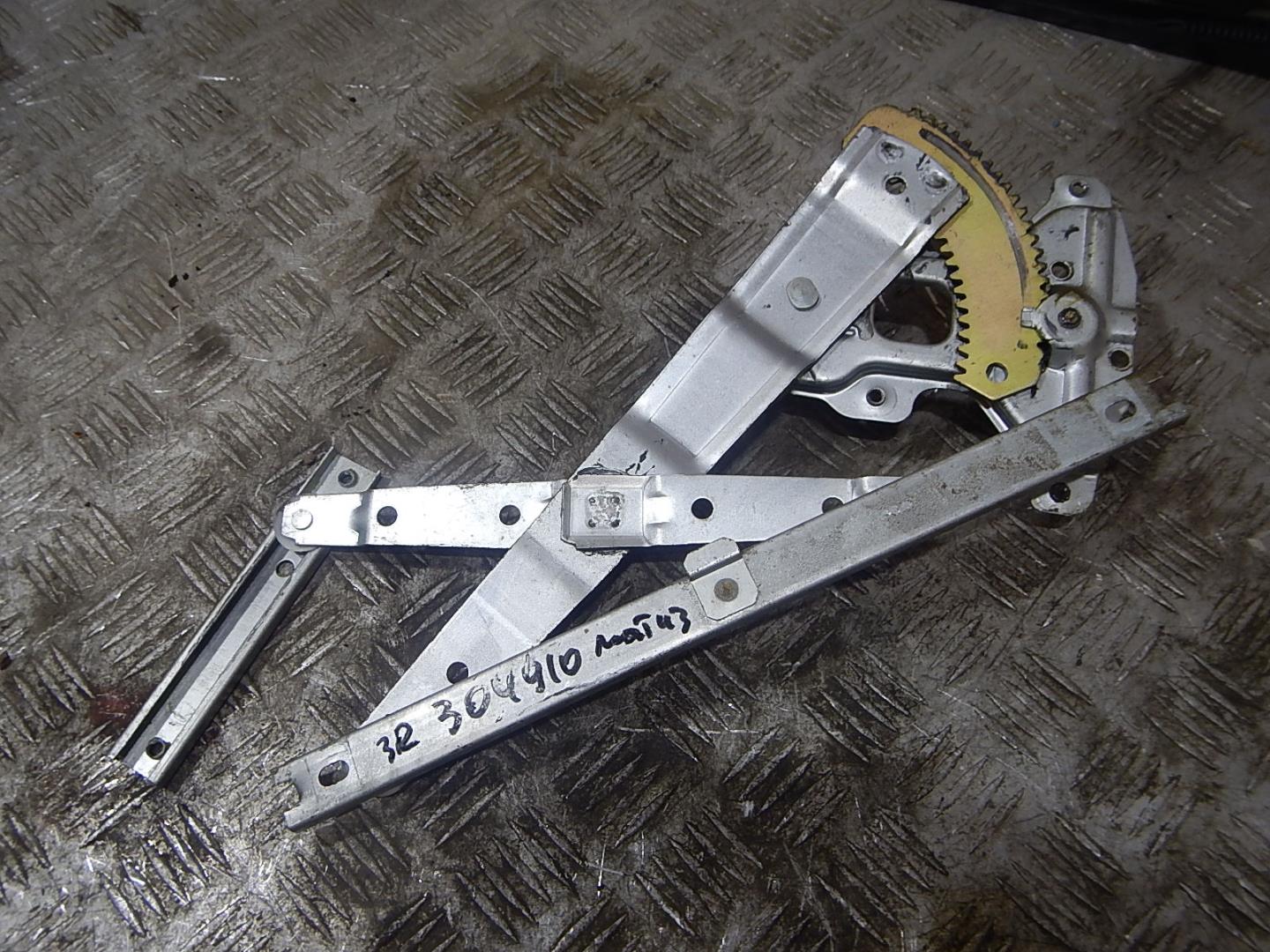 Стеклоподъемник механ. задний правый