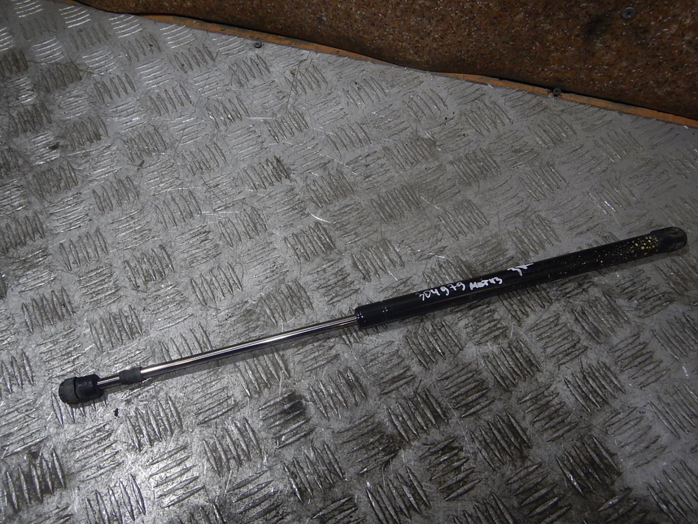 Амортизатор двери багажника