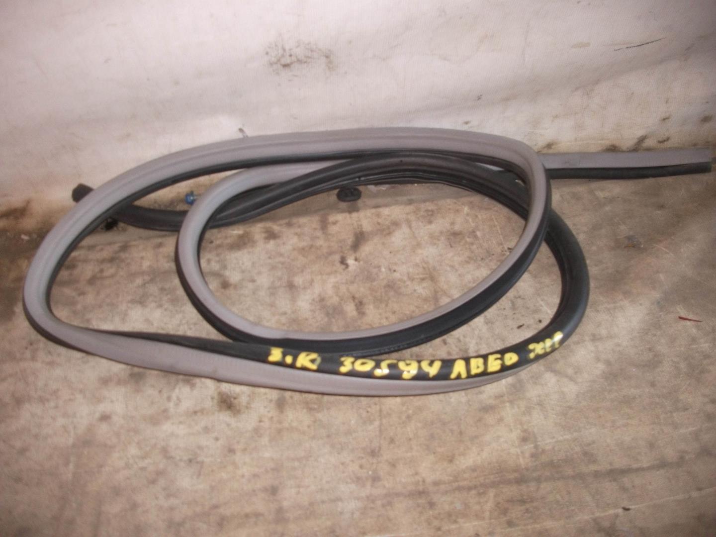 Уплотнитель двери