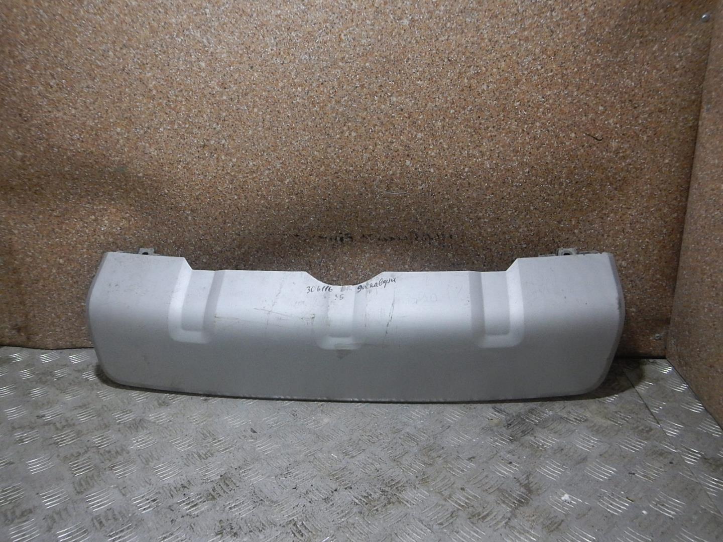 Накладка заднего бампера