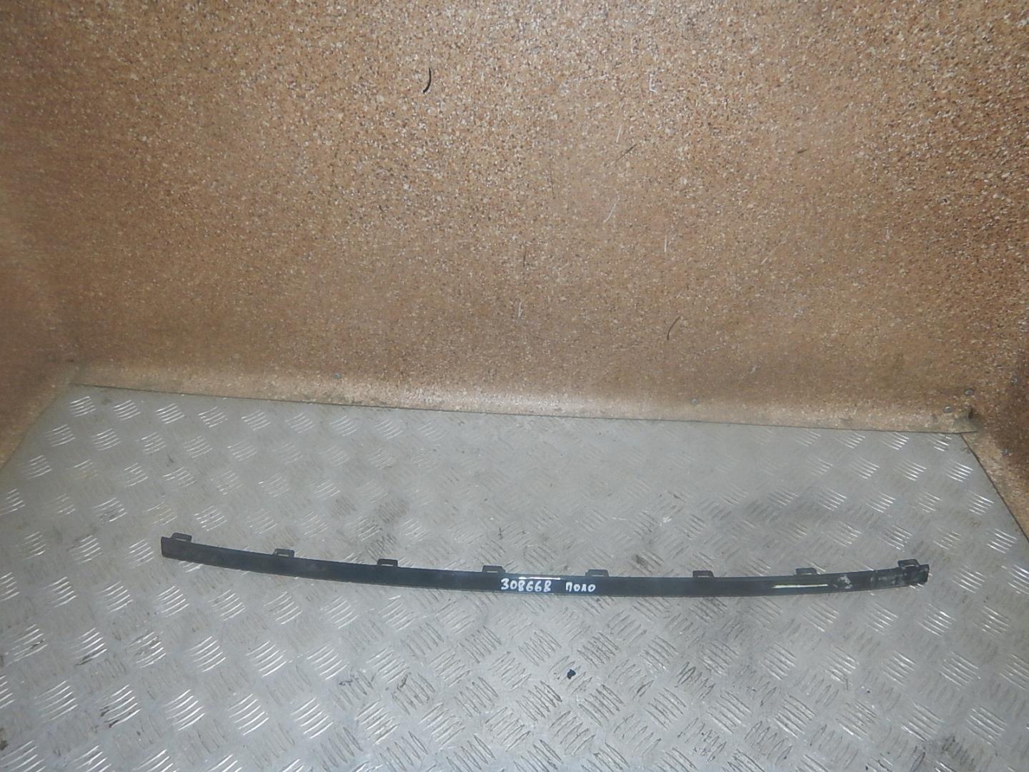 Молдинг переднего бампера