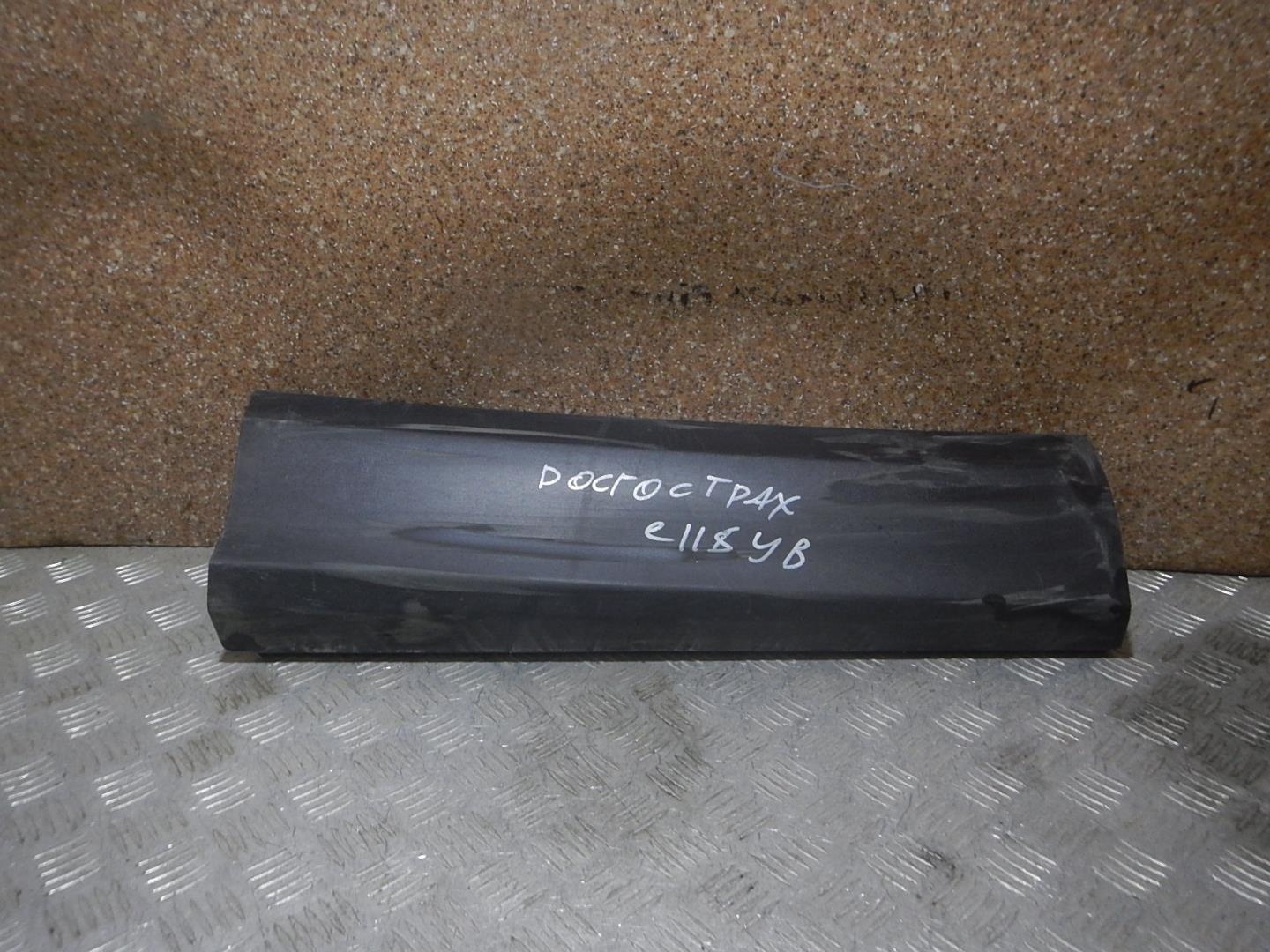 Молдинг задней правой двери