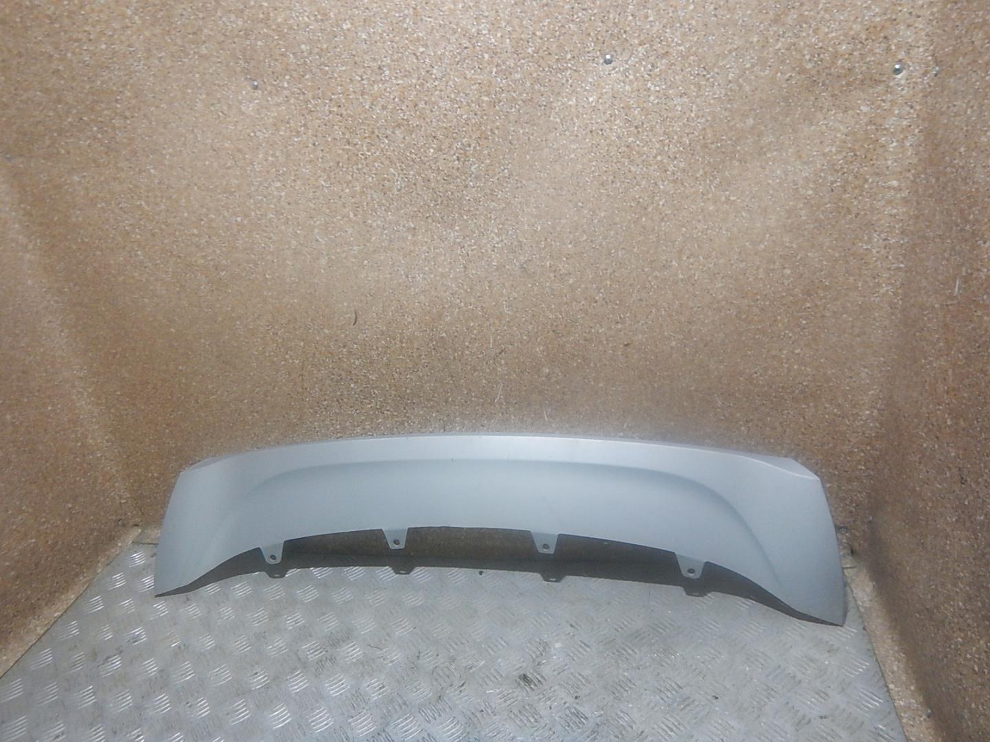 Накладка переднего бампера