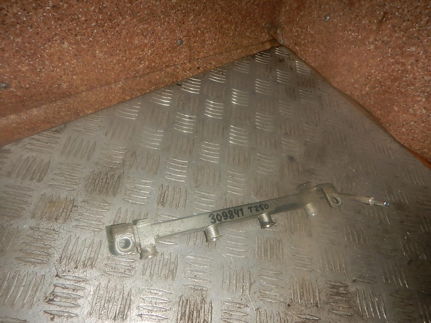 Рейка топливная (рампа)