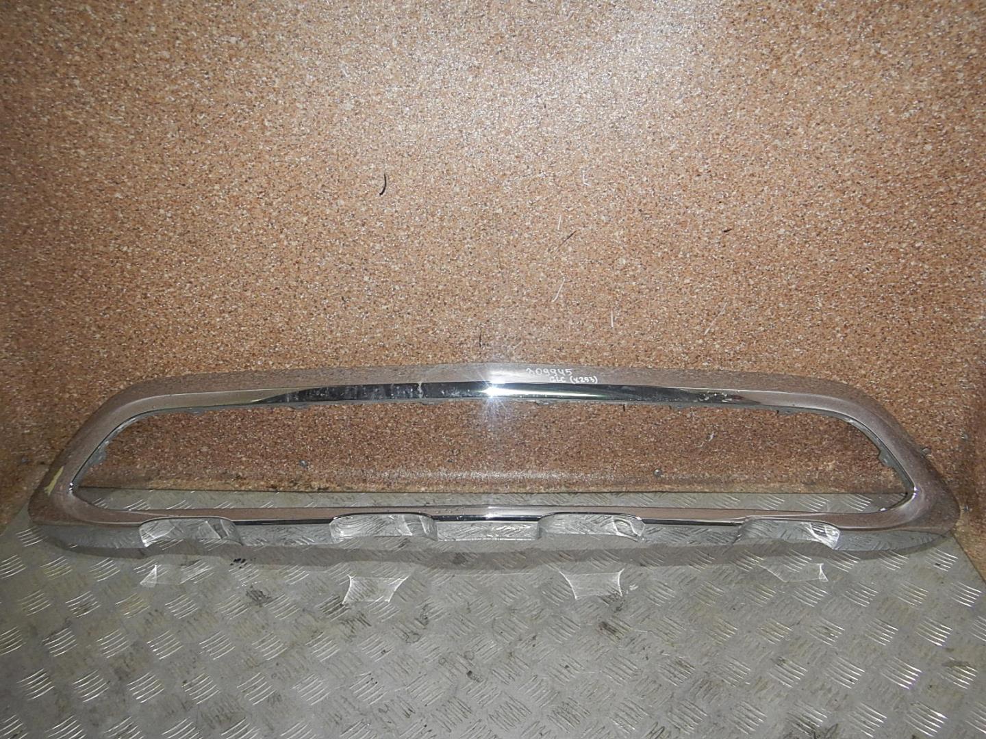 Накладка переднего бампера