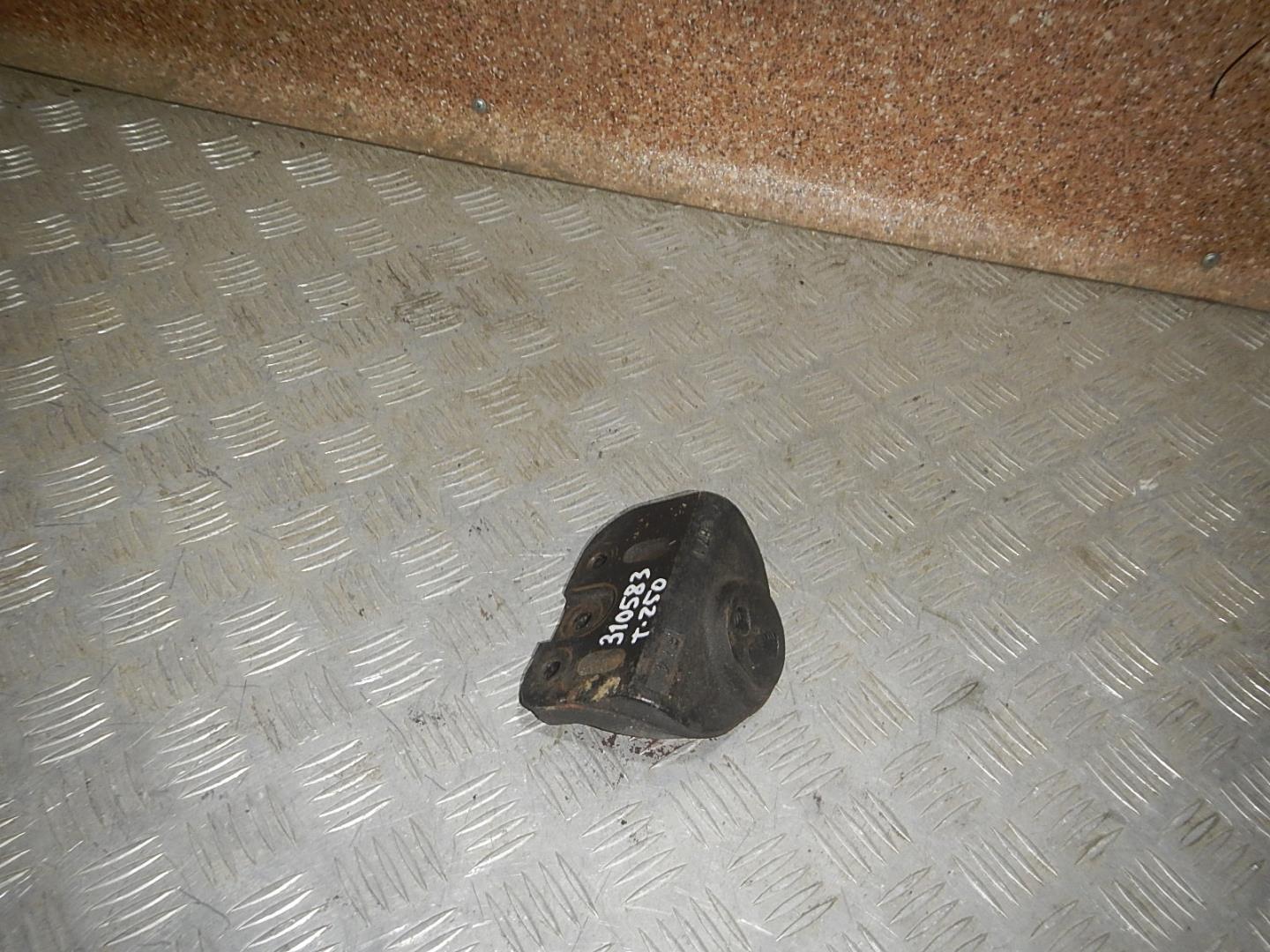 Кронштейн опоры двигателя